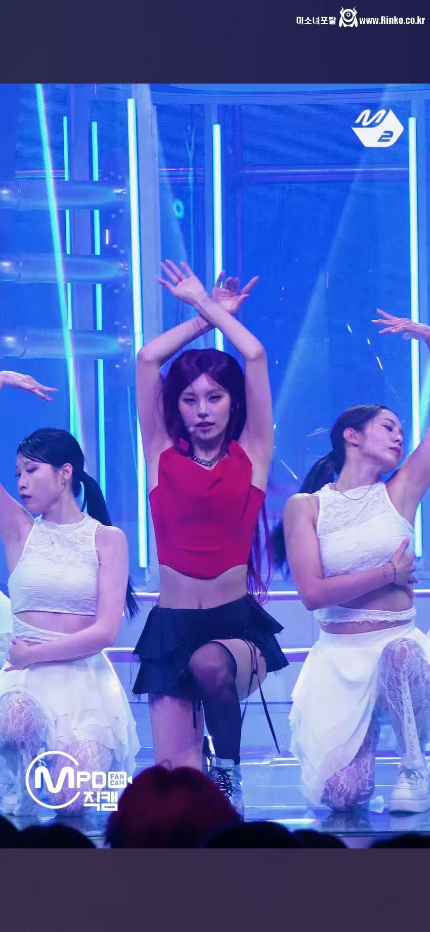 예지 직캠_113818_1.jpg