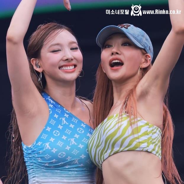 트와이스 나연 키스오브라이프 쥴리 겨드랑이_113827_2.jpg