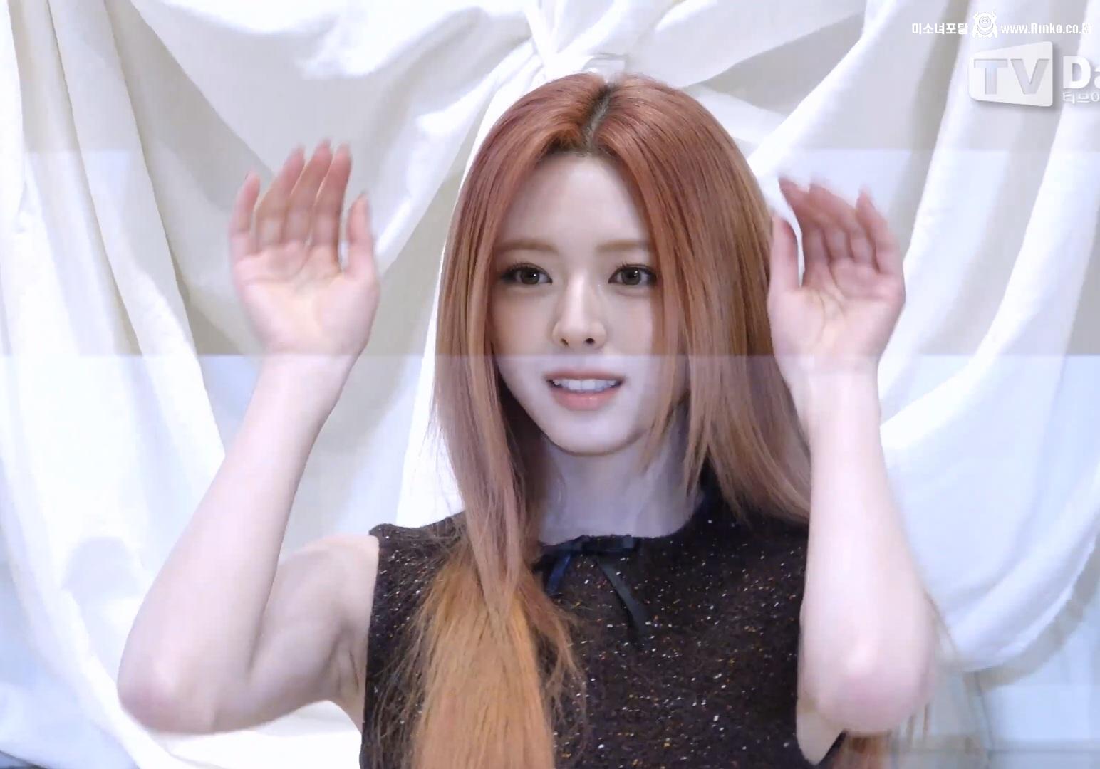 티브이데일리 유나_114043_3.jpg