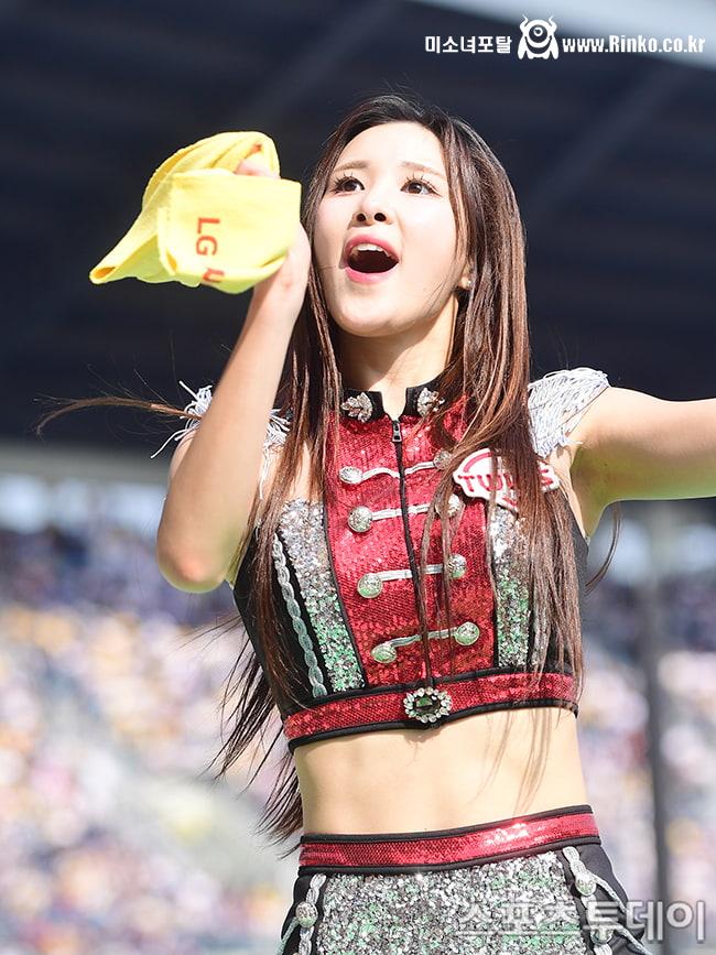 LG 치어리겨_114196_2.jpg