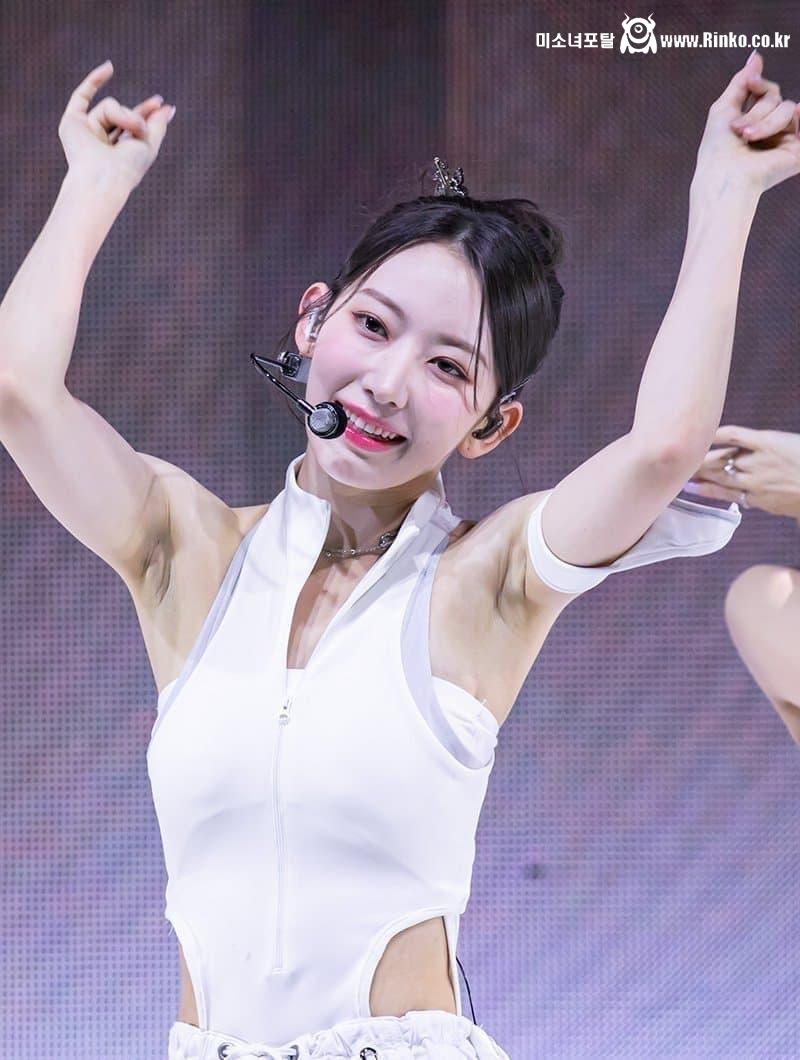 고화질) 사쿠라 움푹 켜_114194_1.jpg