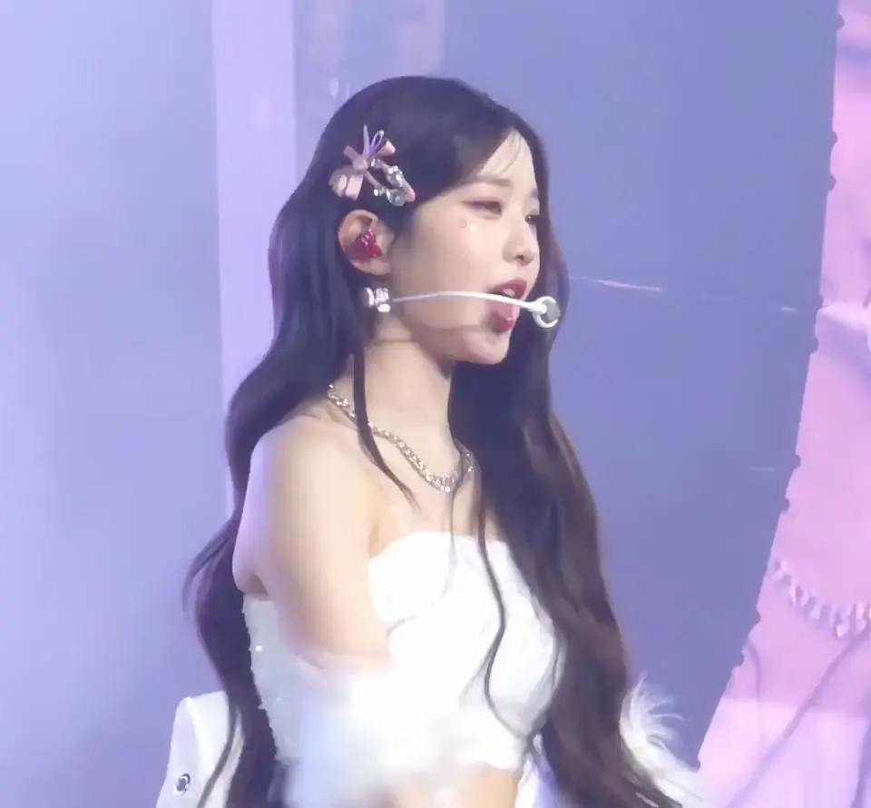 아이브 장원영 겨드랑이_114359_6.webp