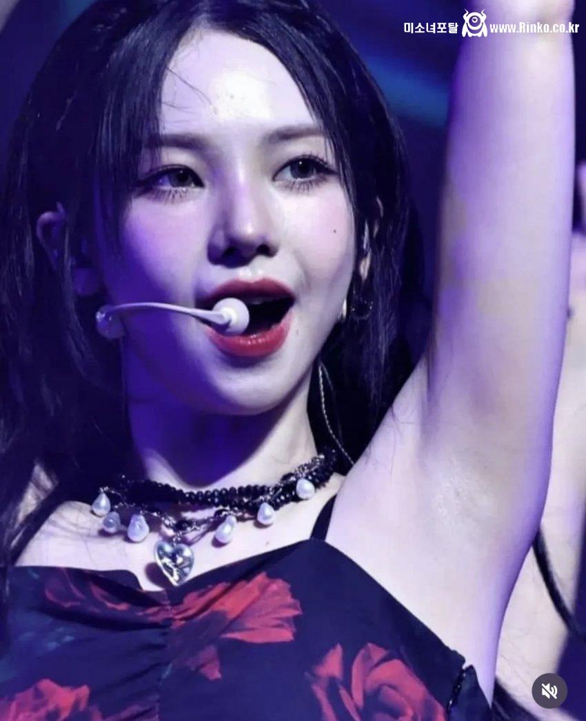 땀 잔뜩난 카리나 털겨_114360_1.jpeg