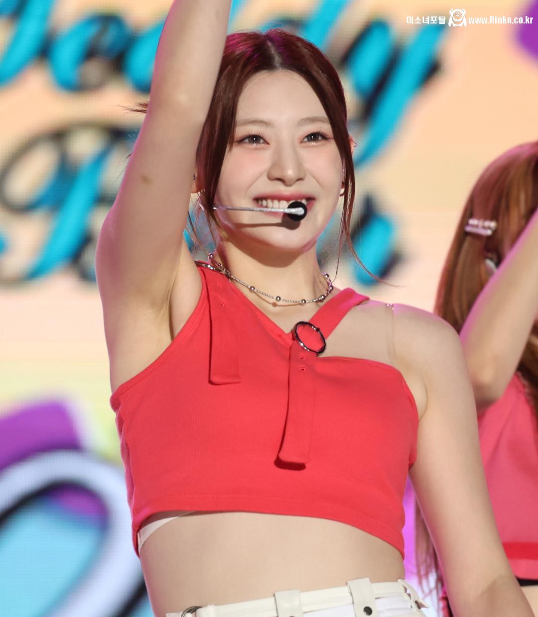 스테이씨 세은 겨드랑이_114393_2.png.jpg