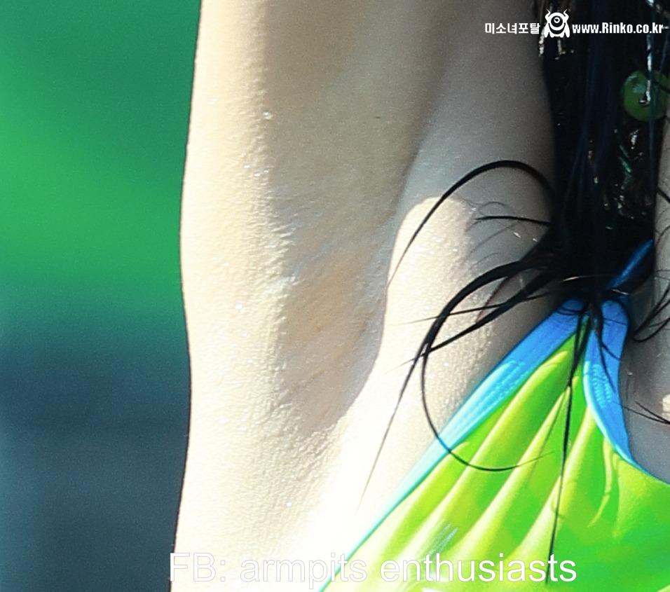 이새롬 3단 확대 질감_114447_2.jpg