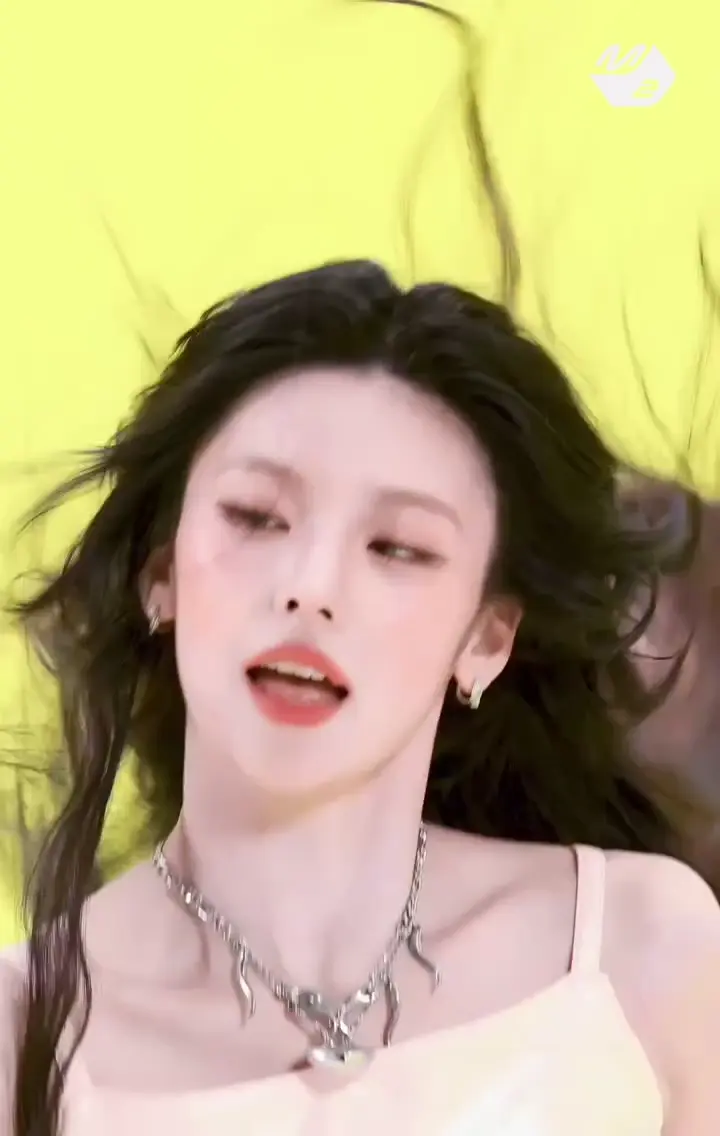 있지 예지 겨드랑이_114417_1.webp