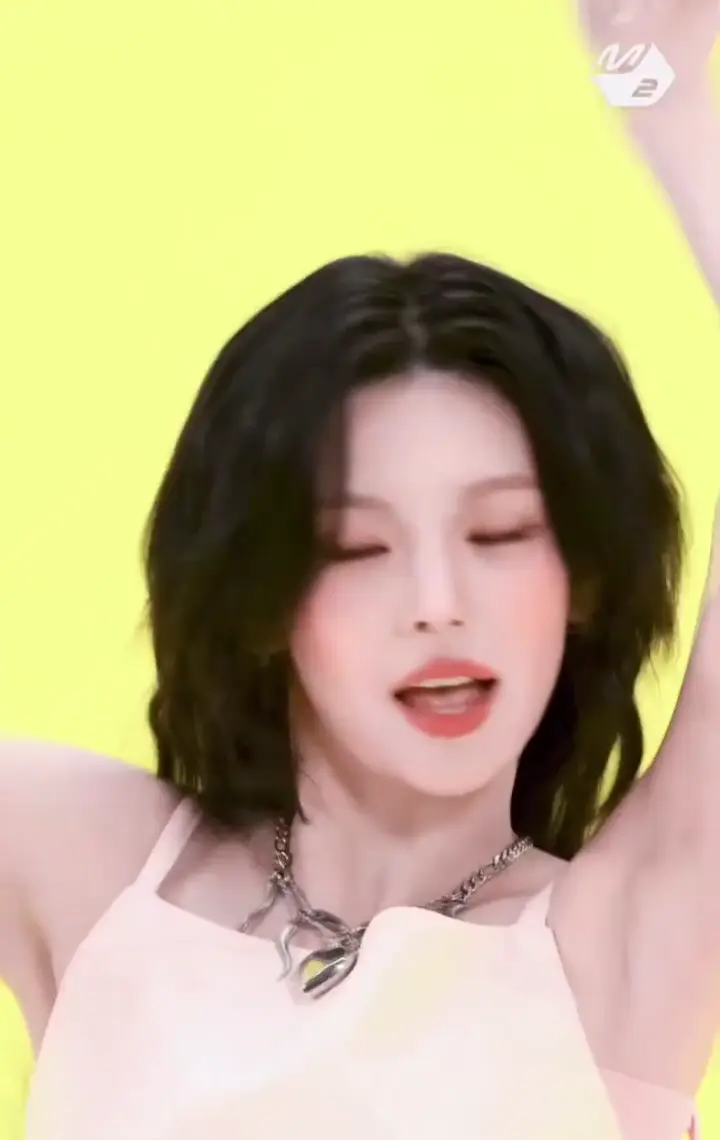 있지 예지 겨드랑이_114417_2.webp