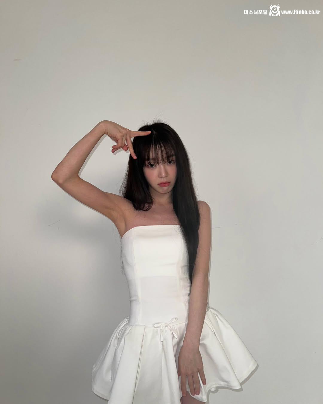 밑에 오마이걸 승희 원본_114546_2.jpg