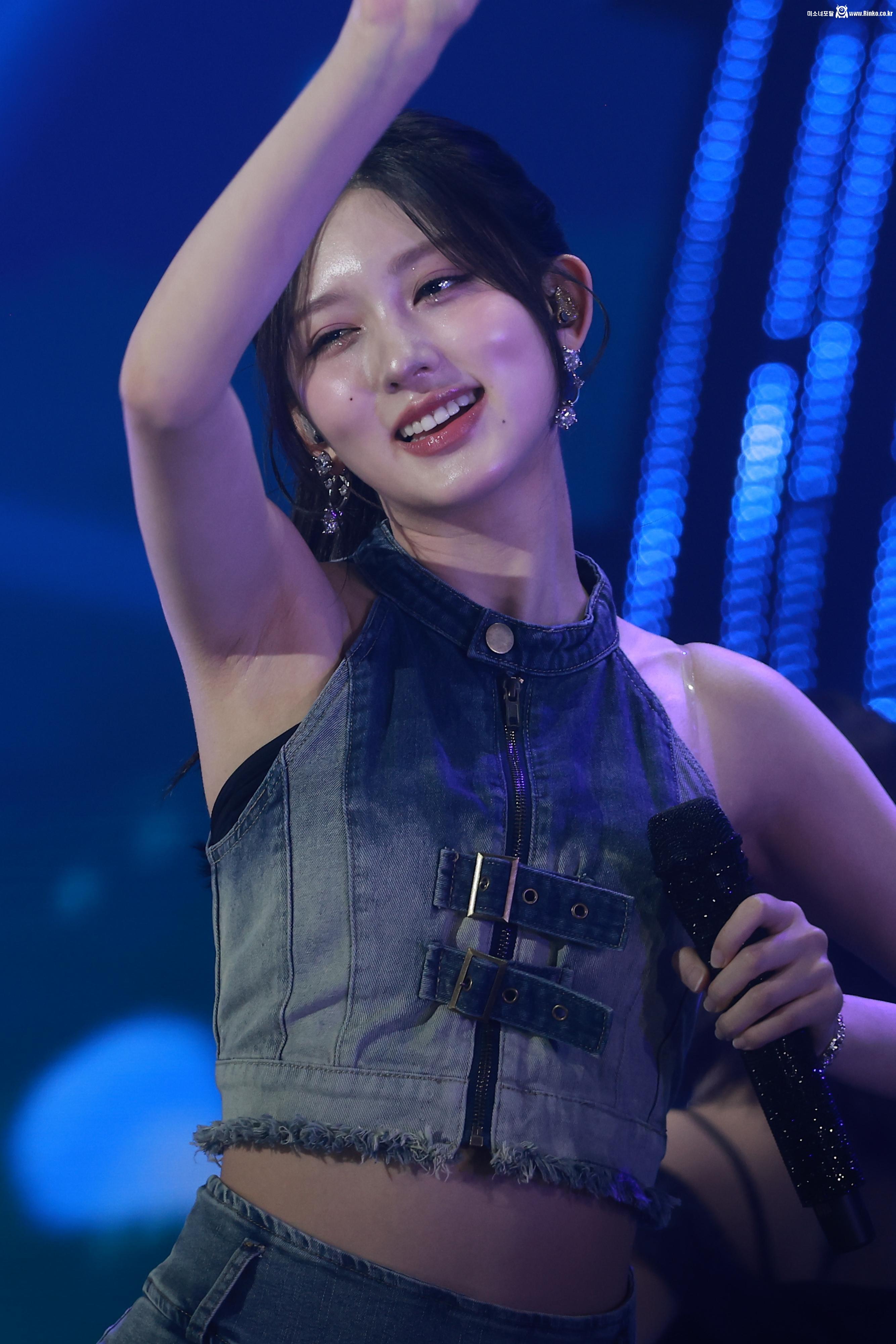 아이브 가을 3단 확대 겨드랑이_114657_2.jpg