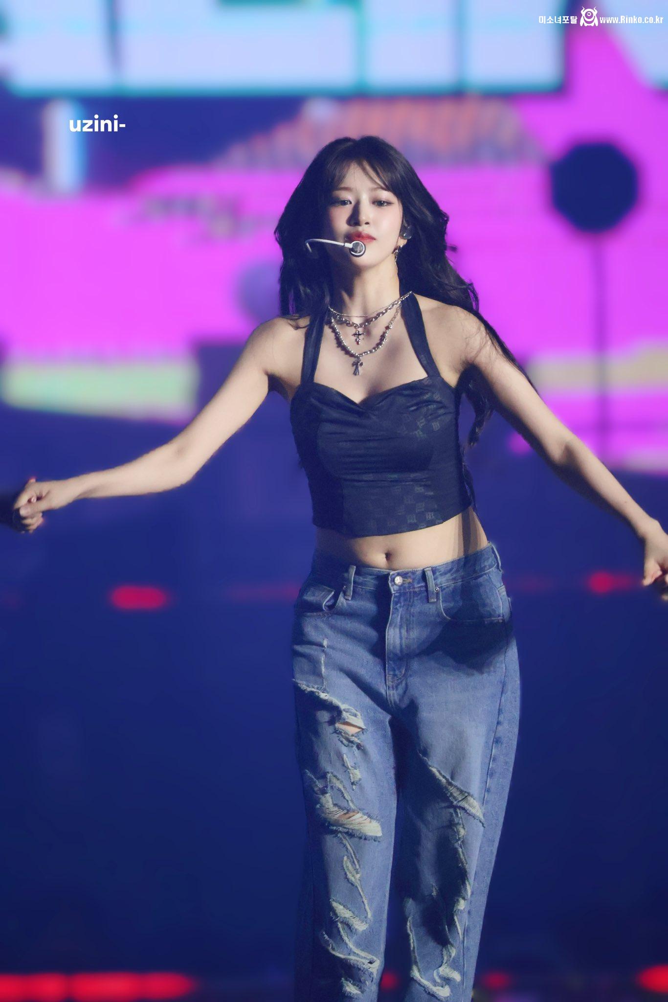 250405 안유진 장원영 가을_114776_8.jpg