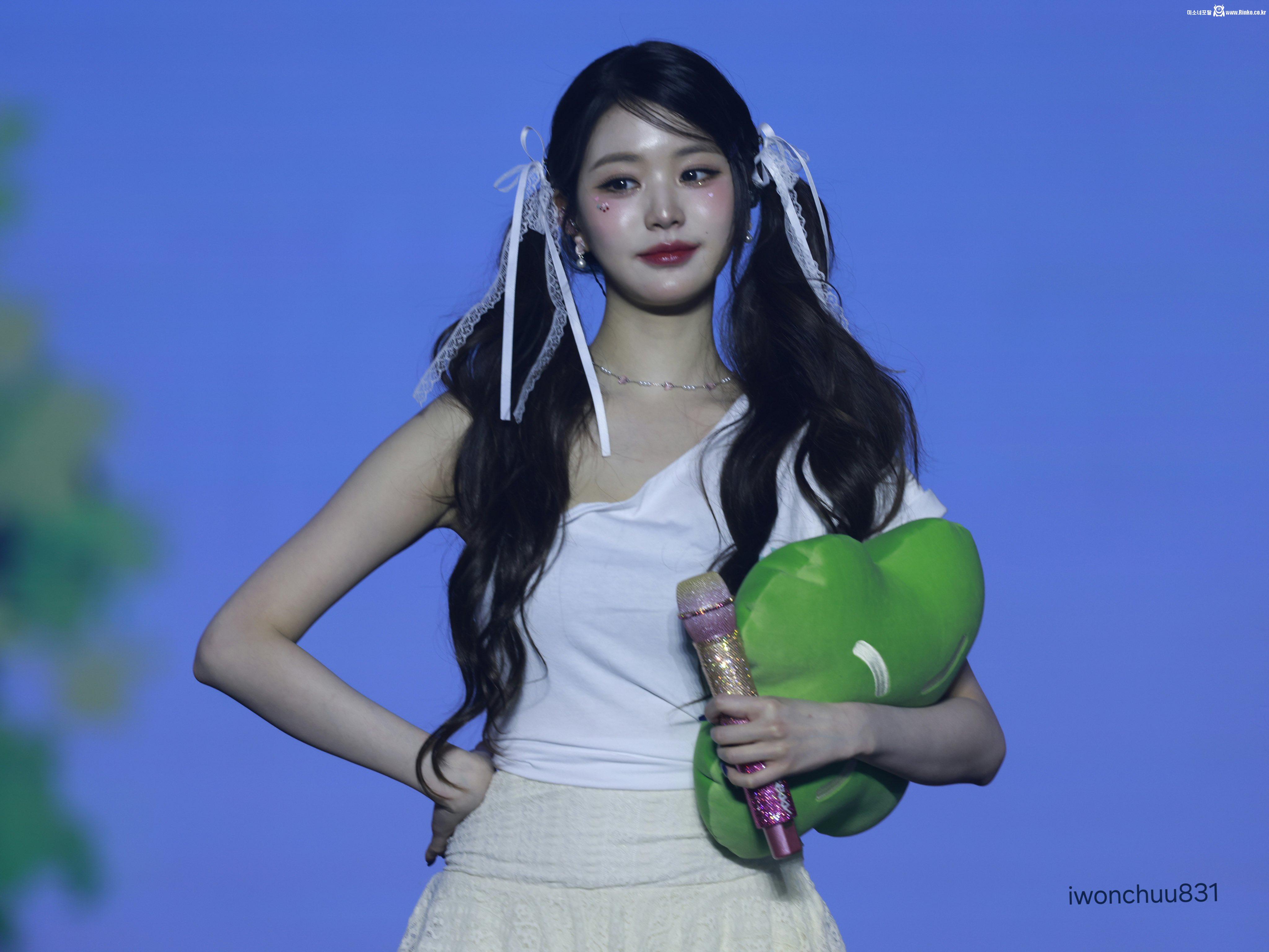 250405 장원영_114755_2.jpg