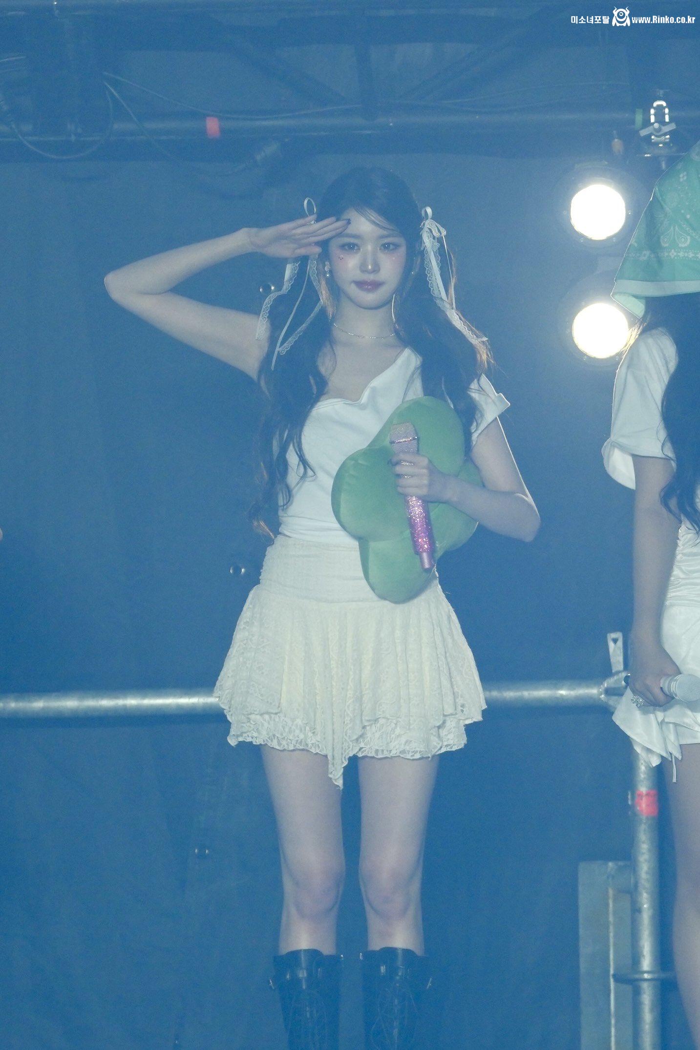 250405 장원영_114755_5.jpg