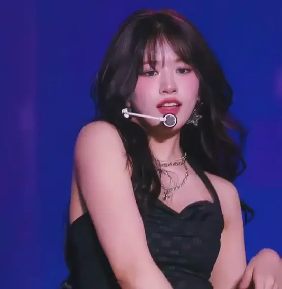 아이브 안유진 겨드랑이_114844_3.webp