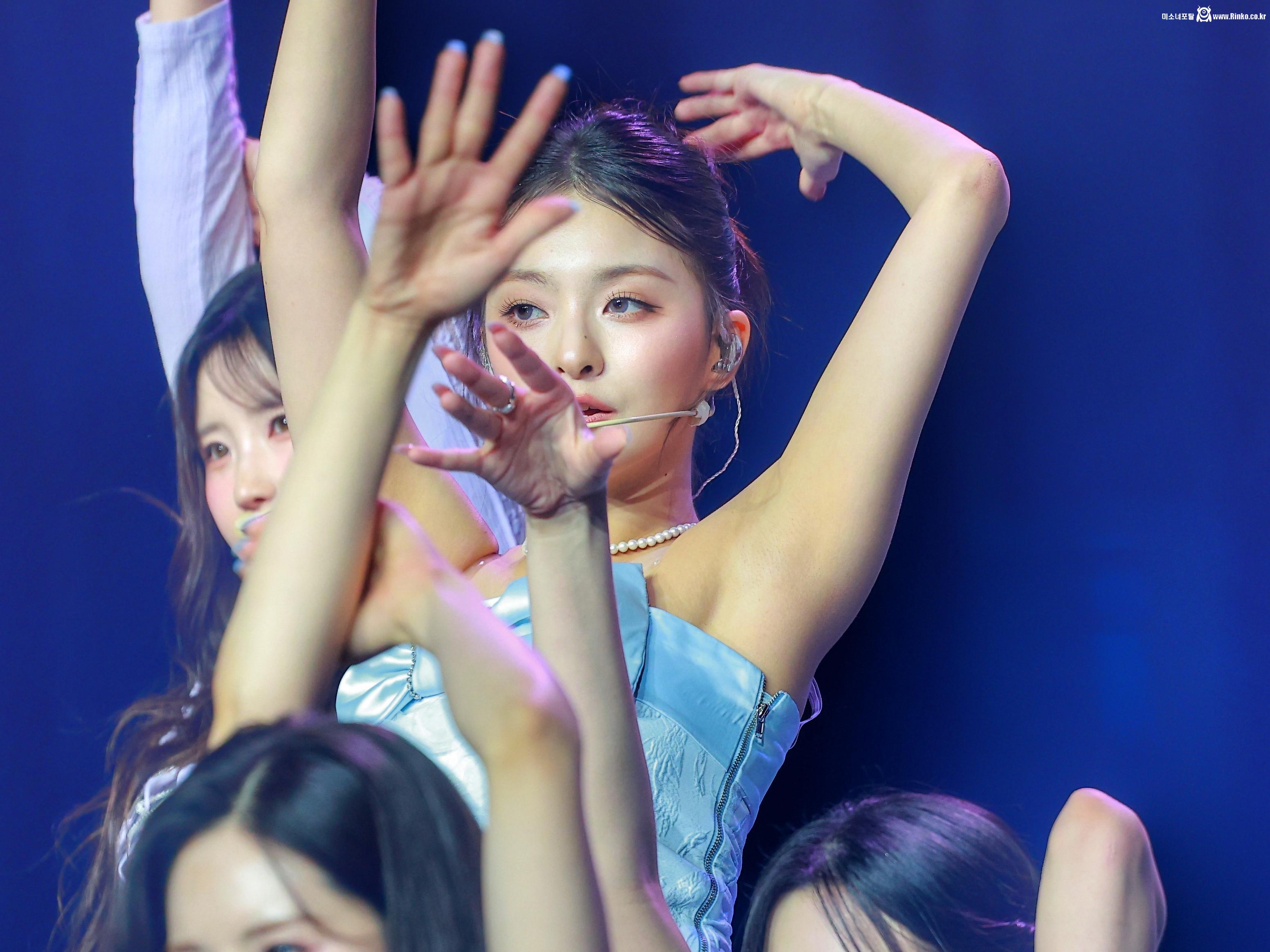 프로미스나인 이나경_114870_1.jpeg