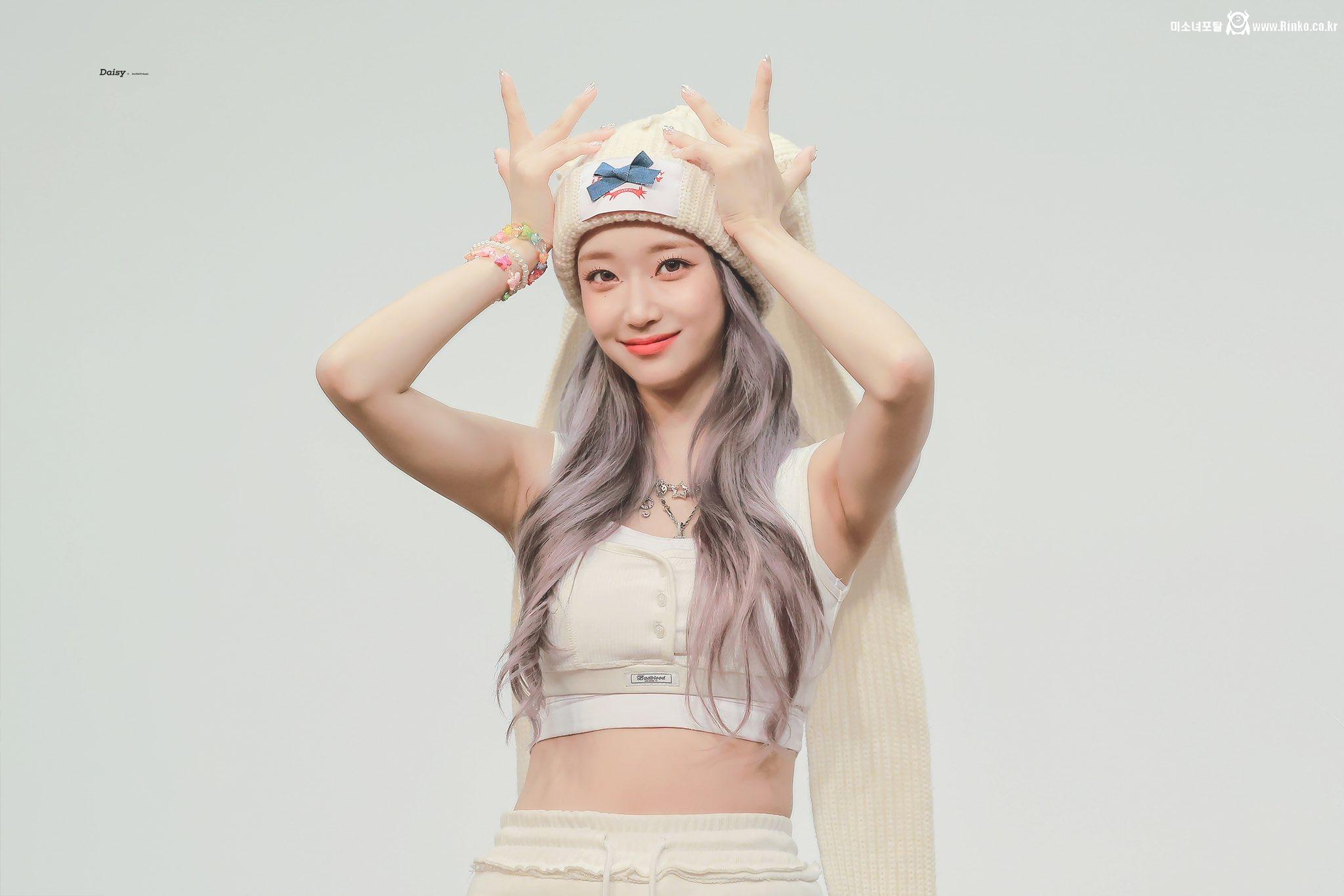 스테이씨 수민_114909_2.jpg