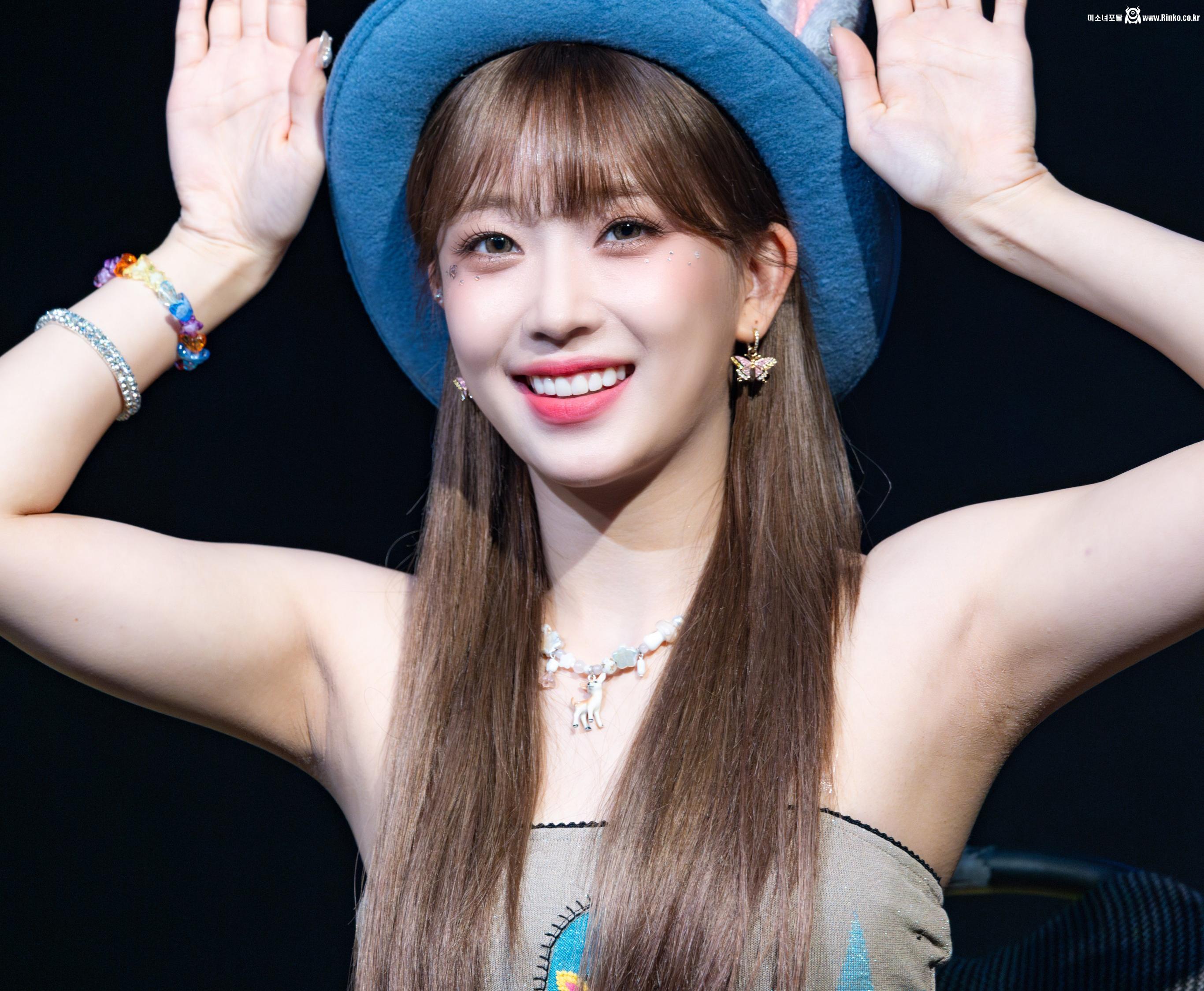 스테이씨 수민_114909_3.jpg