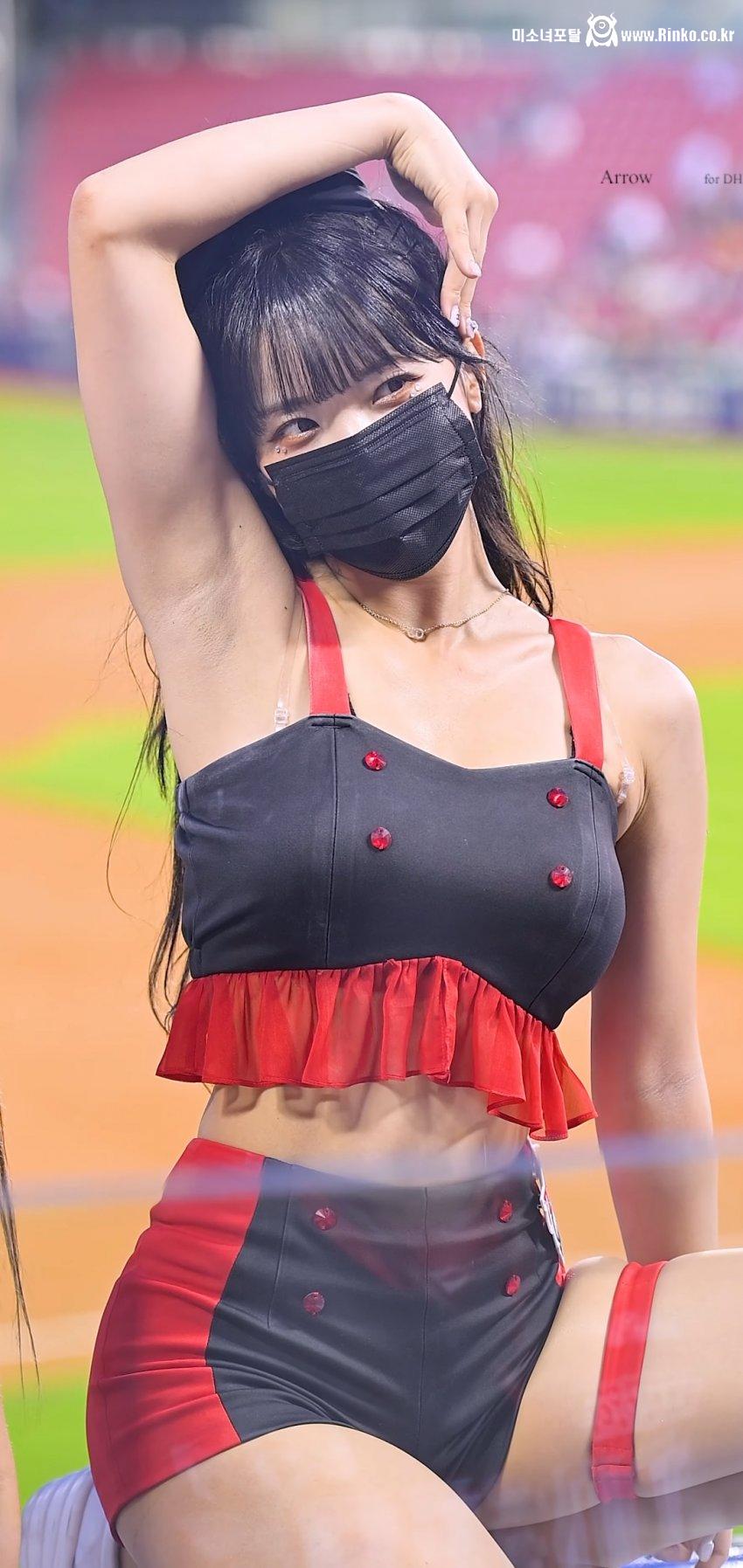 이다혜 겨드랑이 이건 봐도봐도 레전드네_114969_1.jpg