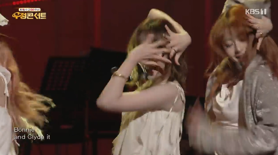 한일수교에 힘쓰는 르세라핌 채원x윤진 겨드랑이.gif_115045_1.webp