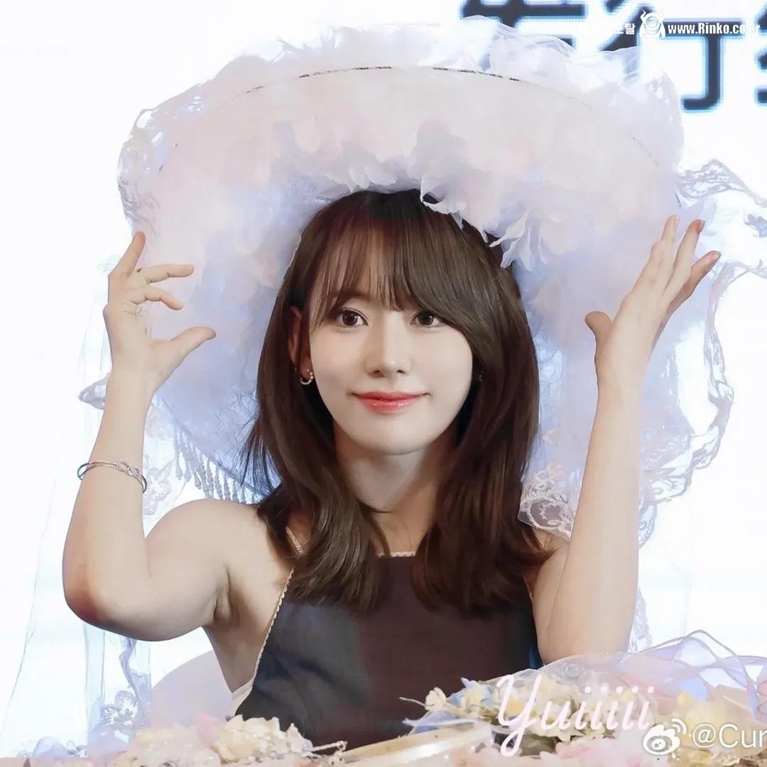 르세라핌 사쿠라 겨드랑이_115092_11.jpg