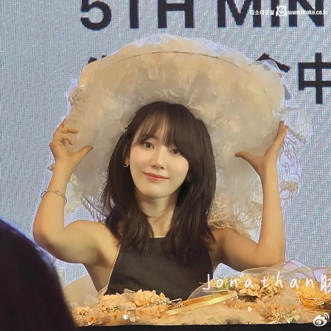 르세라핌 사쿠라 겨드랑이_115092_3.jpg