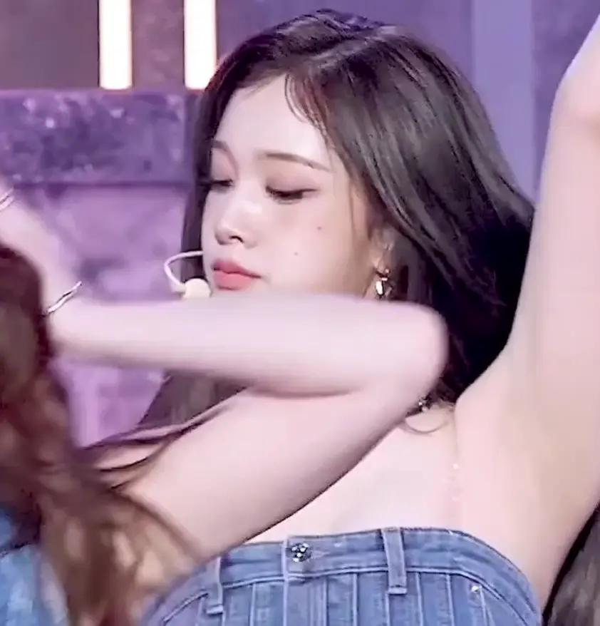 스테이씨 재이 겨드랑이_115103_6.webp