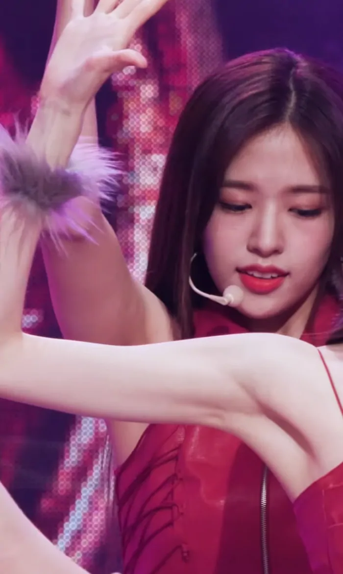 아이브 안유진 겨드랑이_115126_2.webp