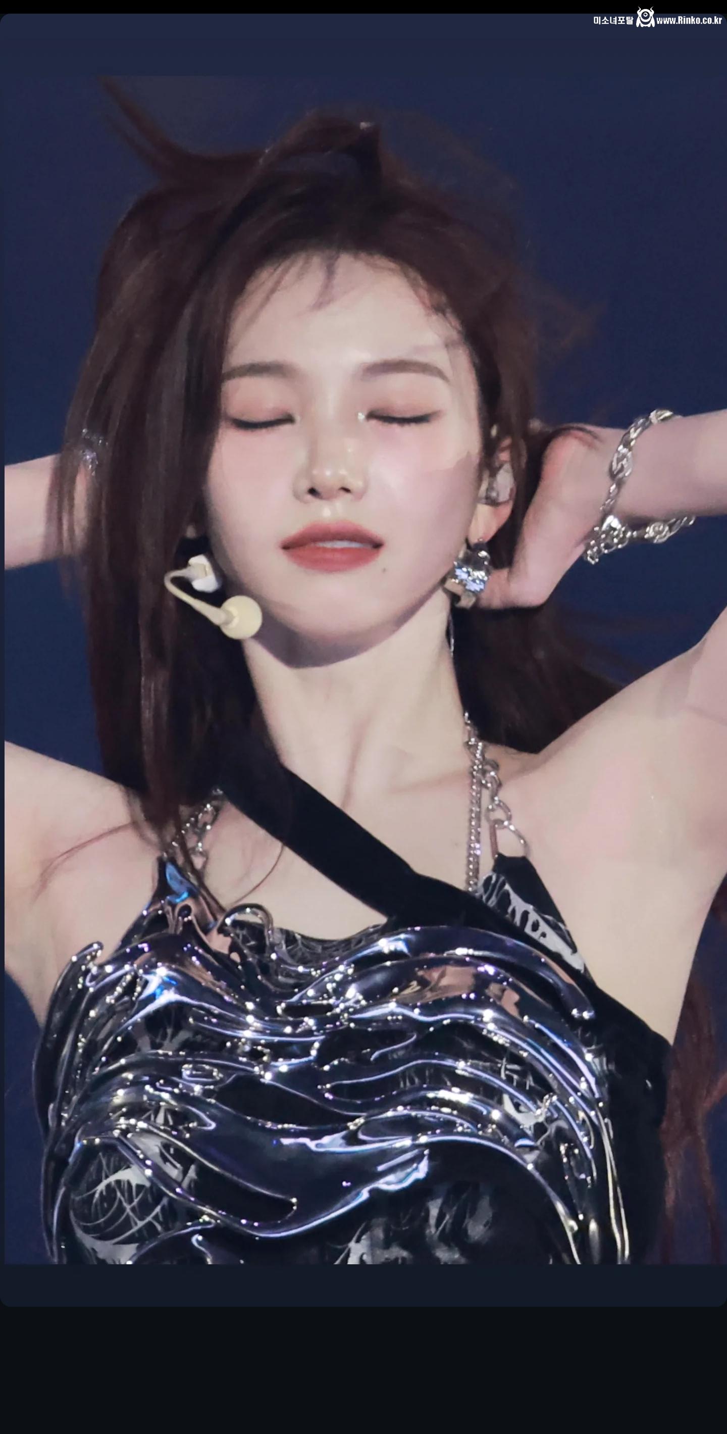 카리나 통겨_115164_2.jpg