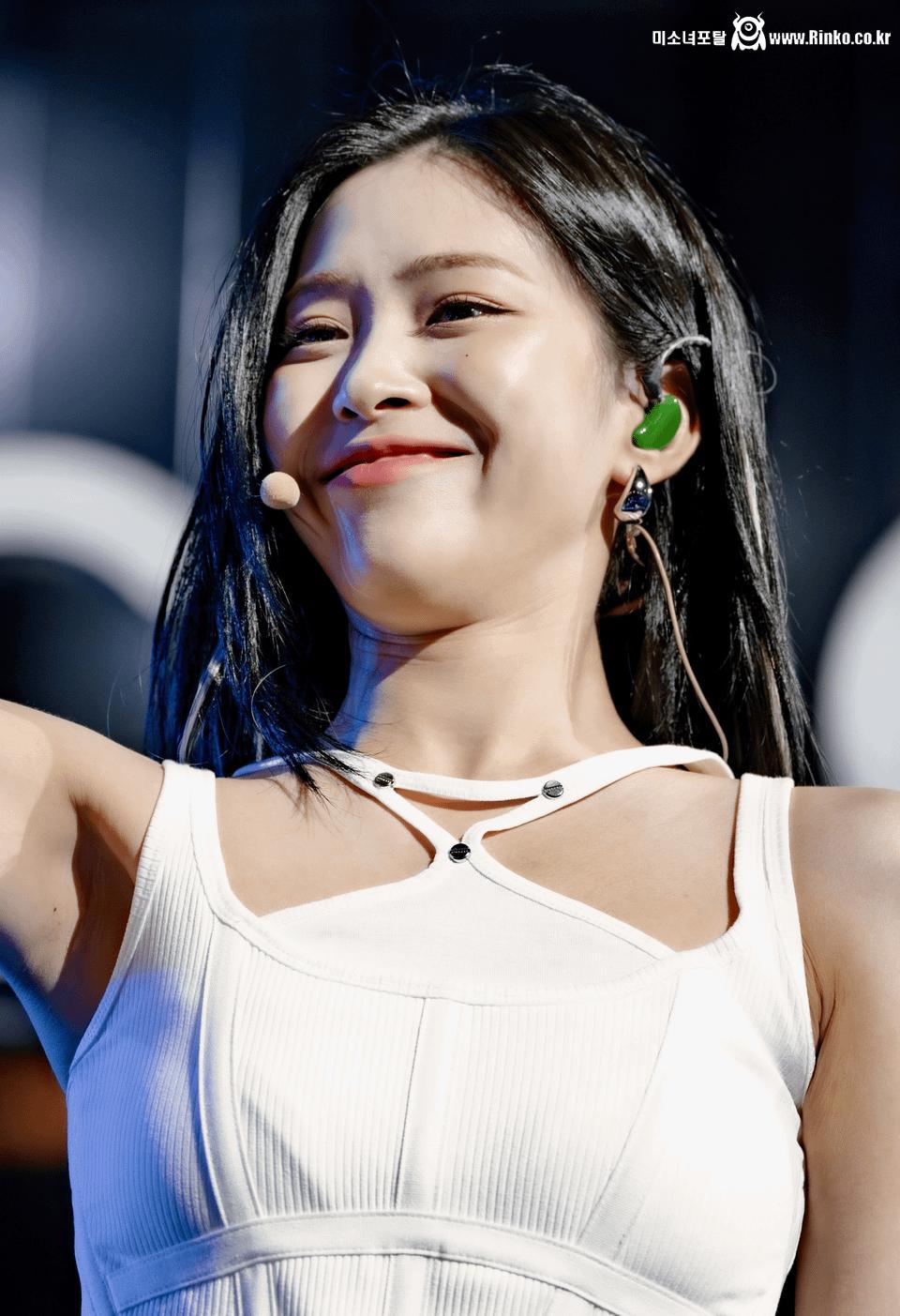 류진 생일기념_115238_25.png.jpg