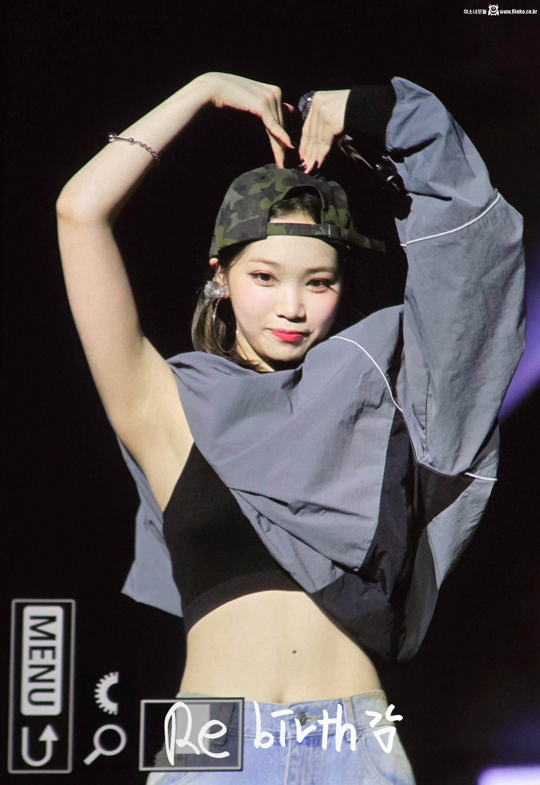 르세라핌 김채원 겨드랑이 (250419)_115390_2.jpg