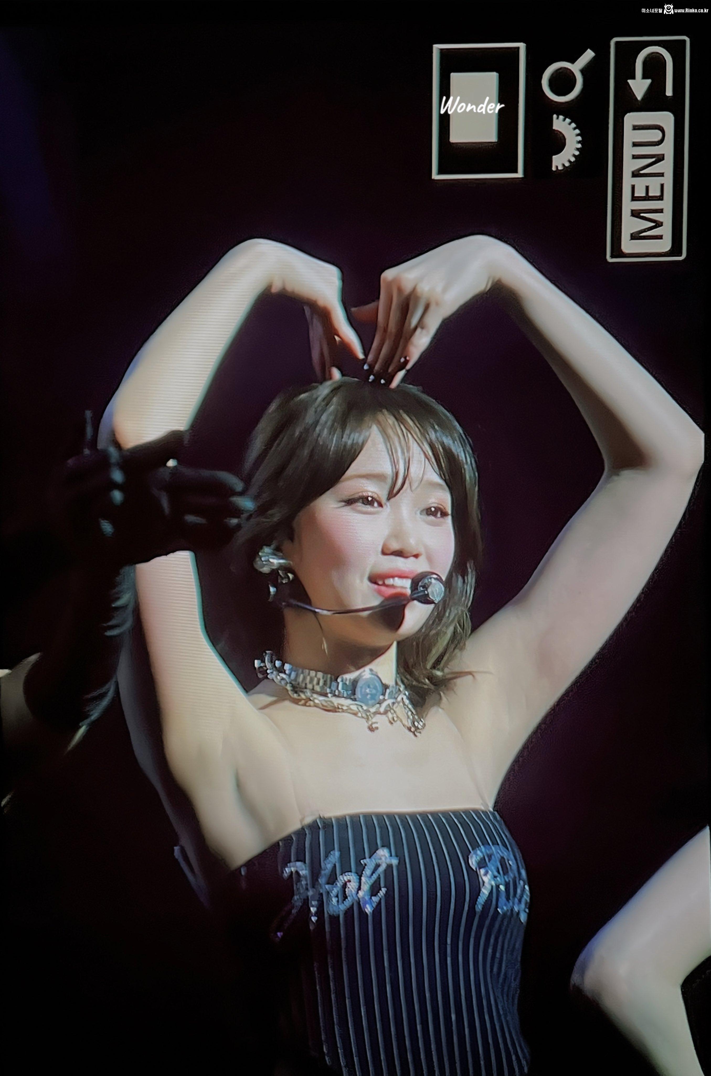 250419 김채원 허윤진_115369_4.jpg