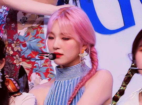 프로미스나인 백지헌 겨드랑이_115371_1.webp