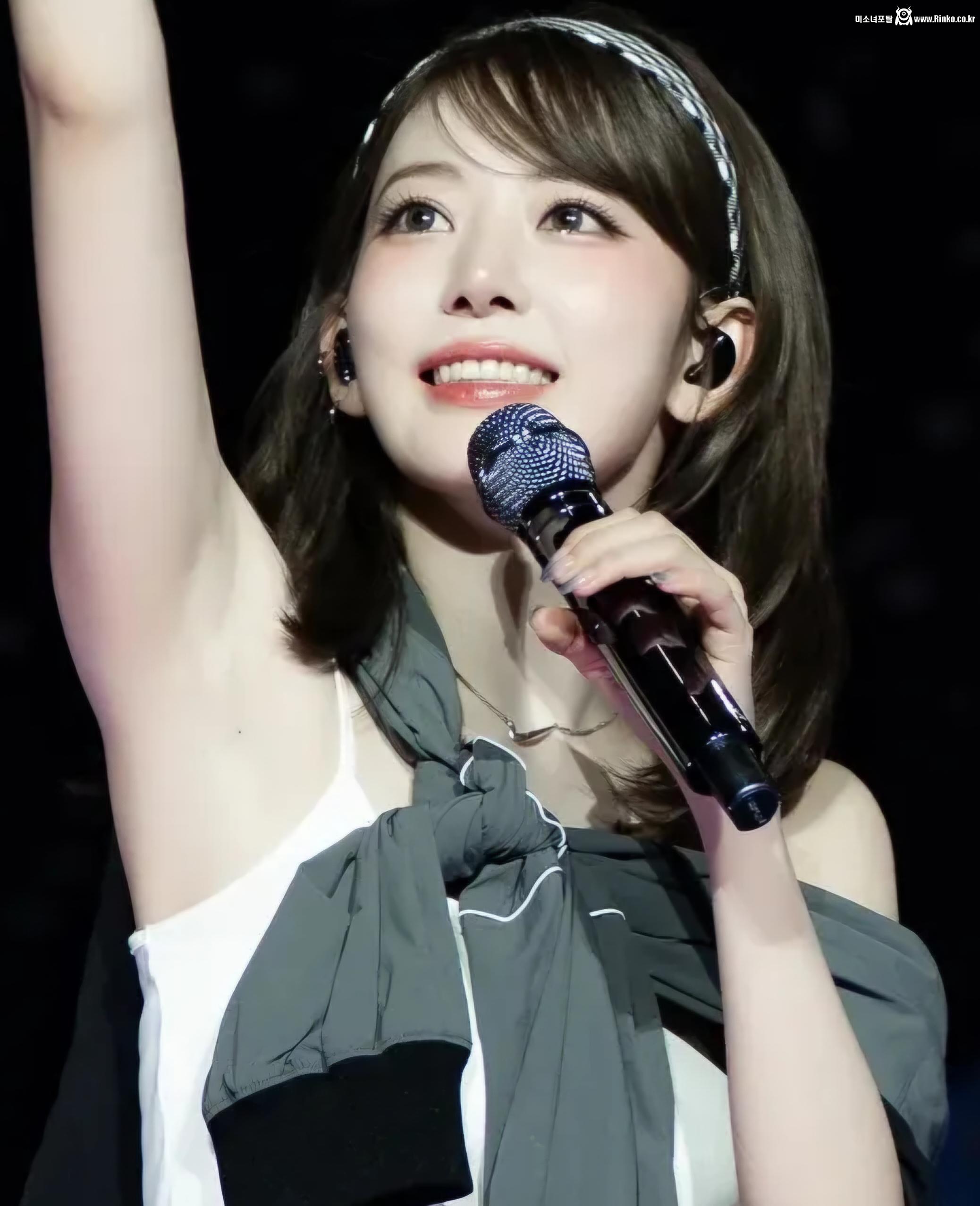 르세라핌 사쿠라 3단 확대 겨드랑이_115446_2.jpg