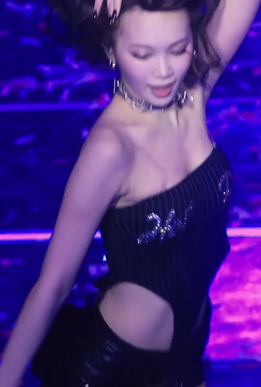 (webp) 김채원 10장_115420_2.webp