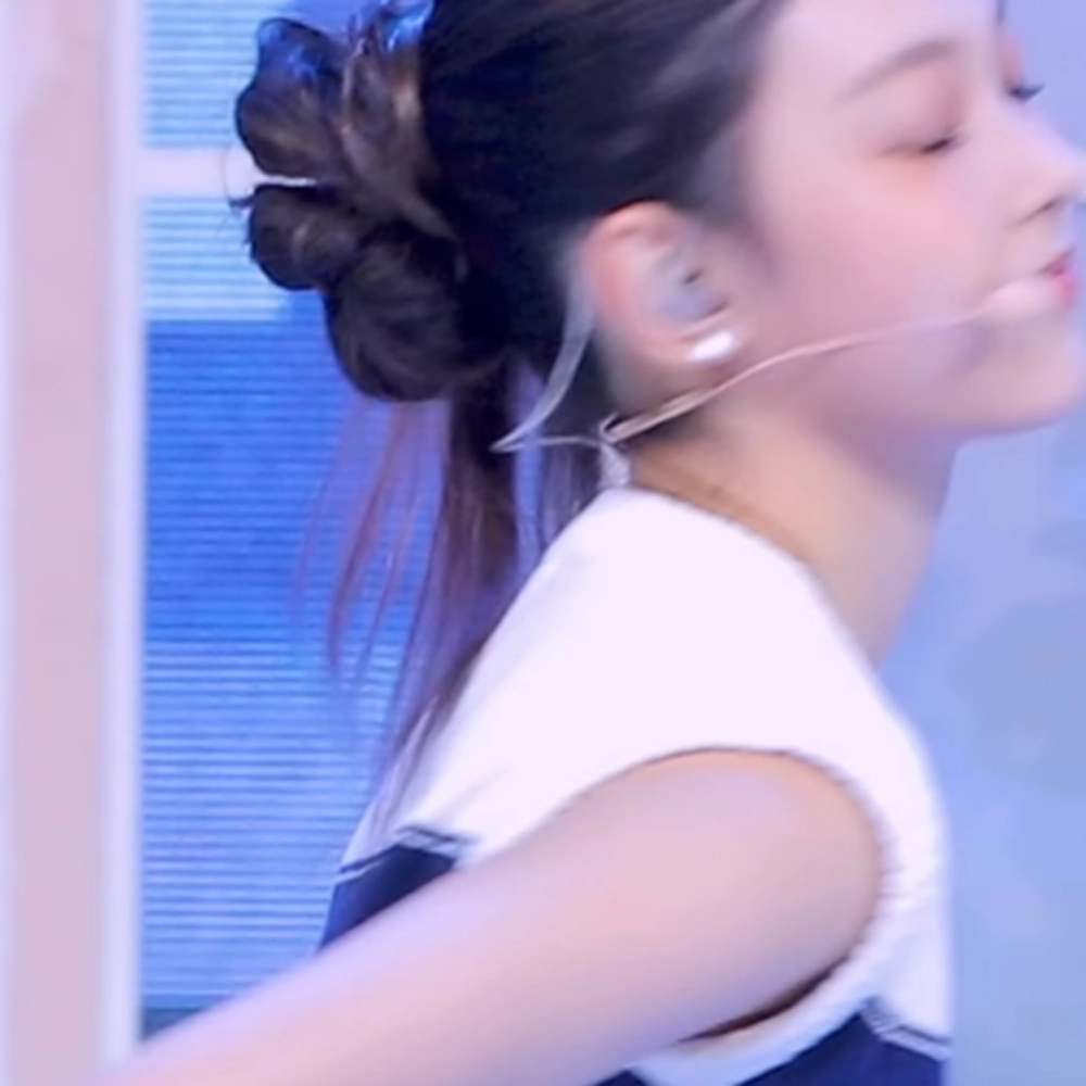 뉴진스 민지, 해린 2장씩 총 4장 (220805 M2 입덕직캠)_115628_3.webp