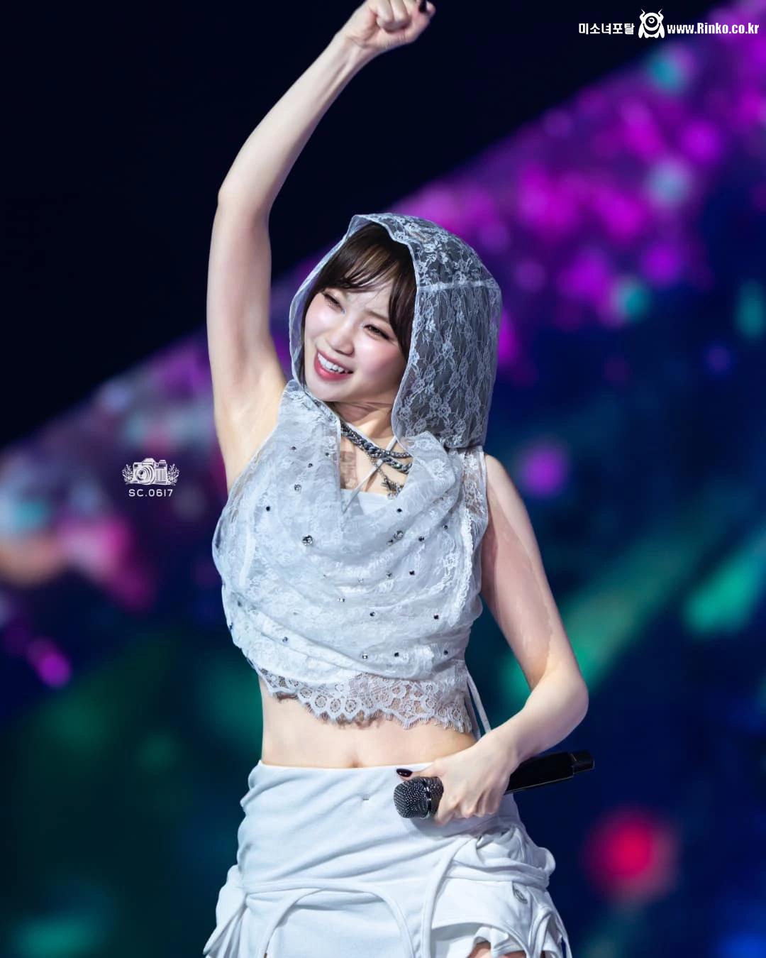 (ㅈㅂ 죄송) 김채원_115629_1.webp.jpg