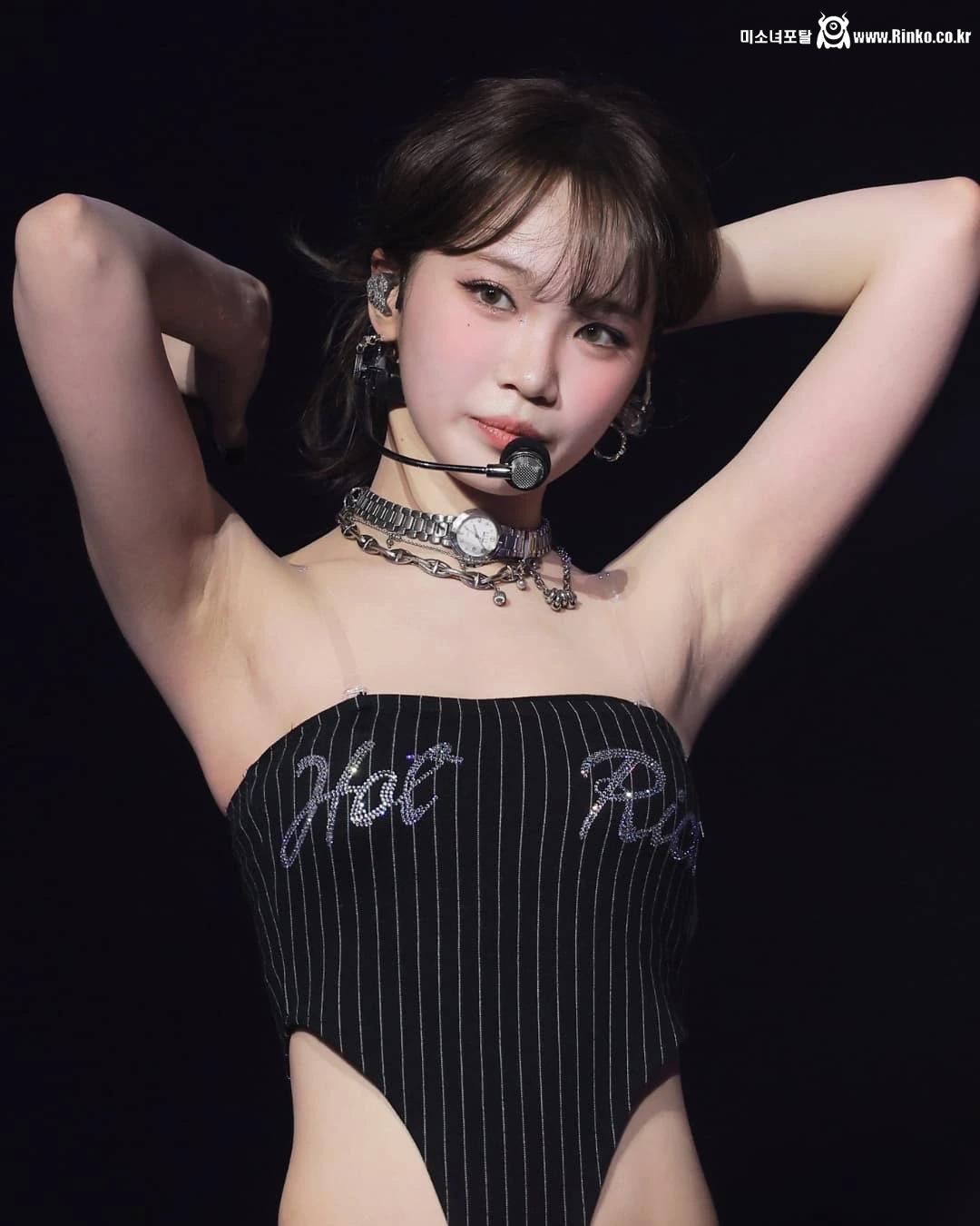 (ㅈㅂ 죄송) 김채원_115629_2.webp.jpg