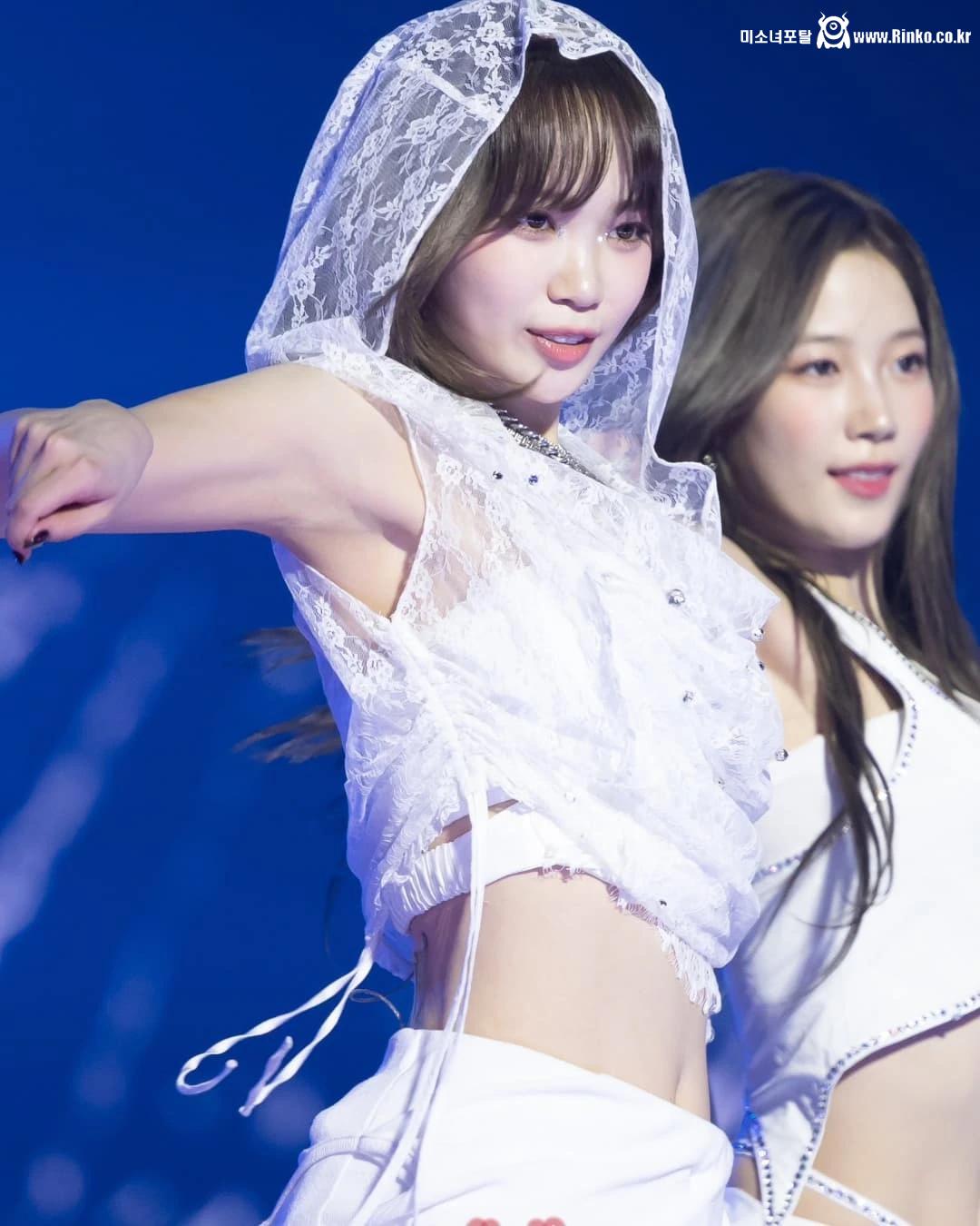 (ㅈㅂ 죄송) 김채원_115629_3.webp.jpg