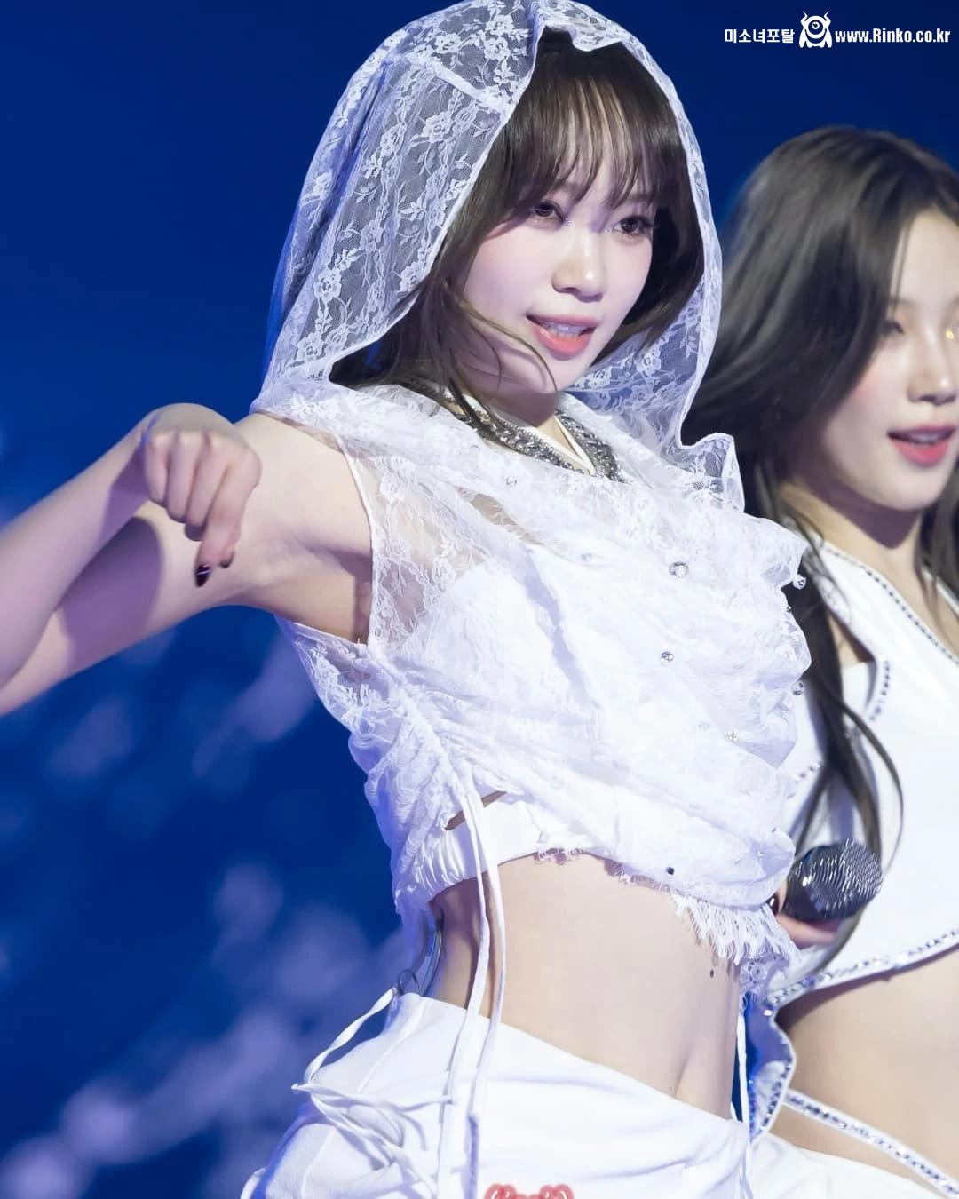 (ㅈㅂ 죄송) 김채원_115629_5.webp.jpg