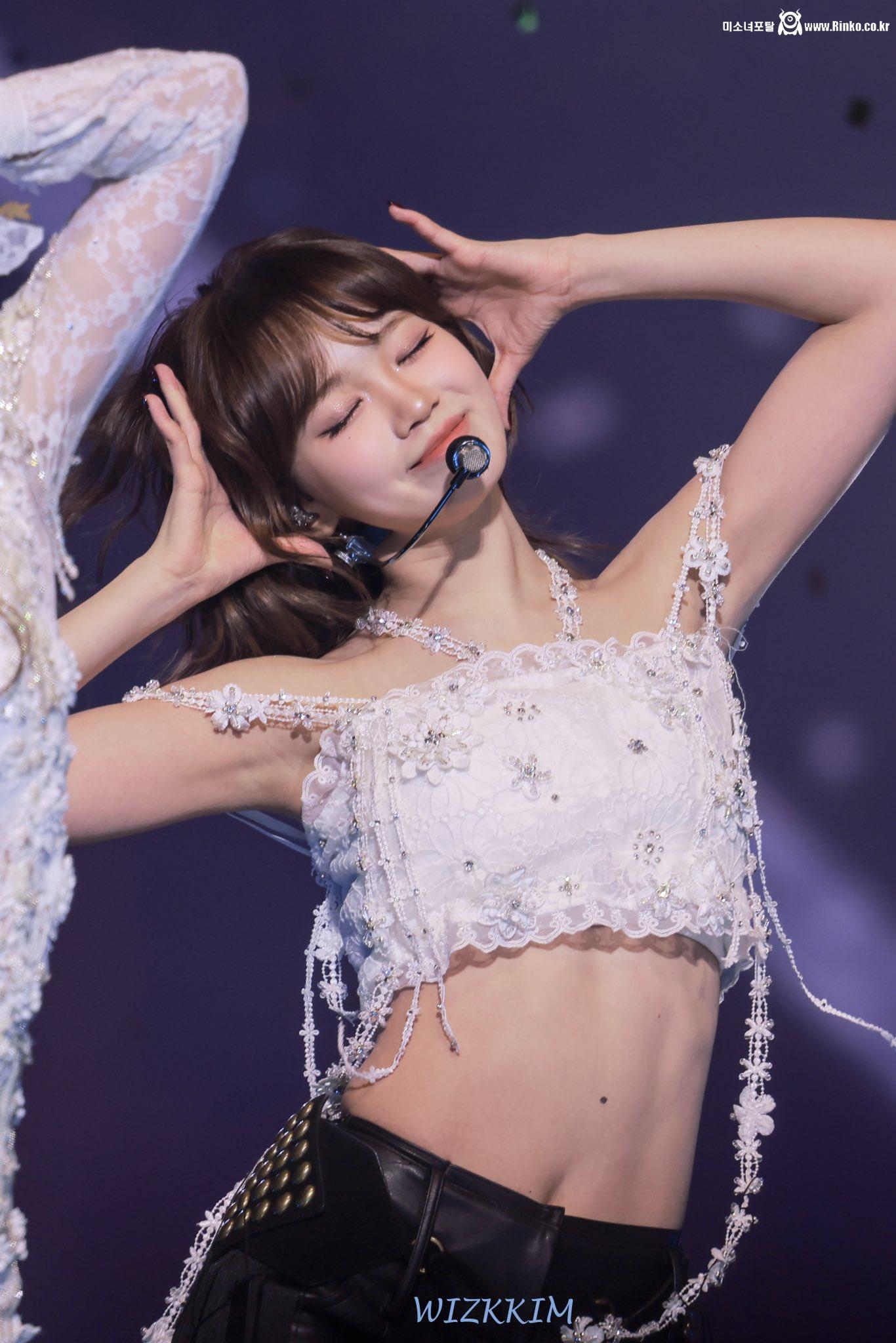 김채원 5장_115697_4.jpg