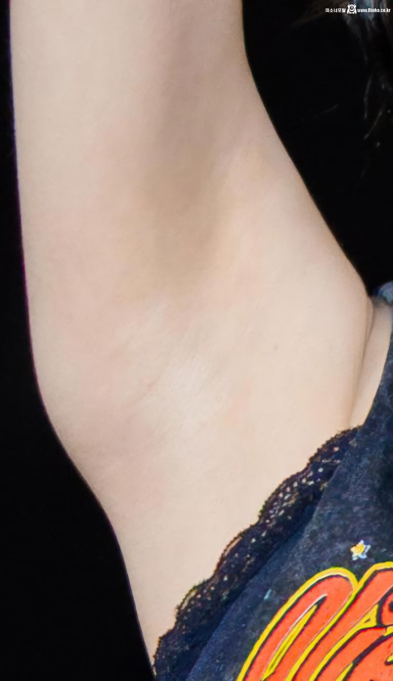 트와이스 다현 확대 겨드랑이_115831_1.jpg