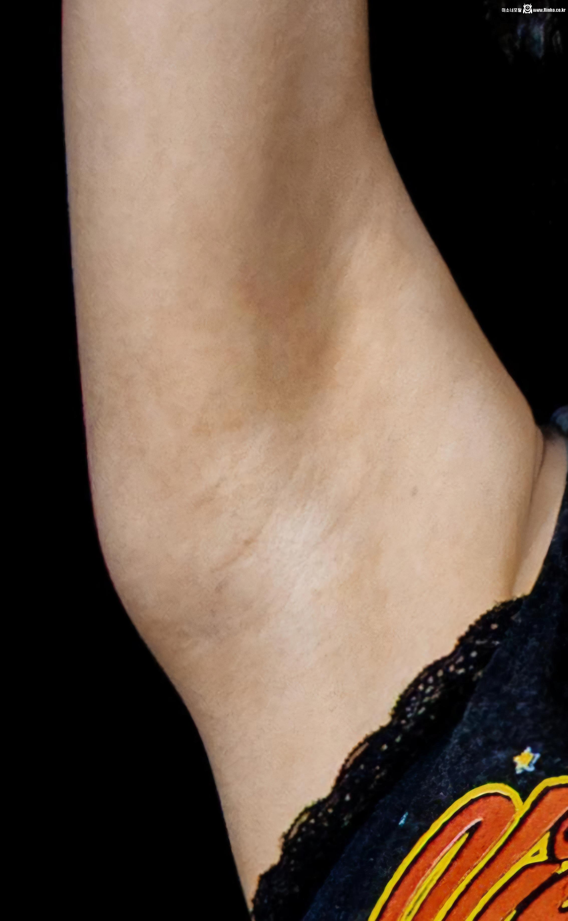 트와이스 다현 확대 겨드랑이_115831_3.jpg