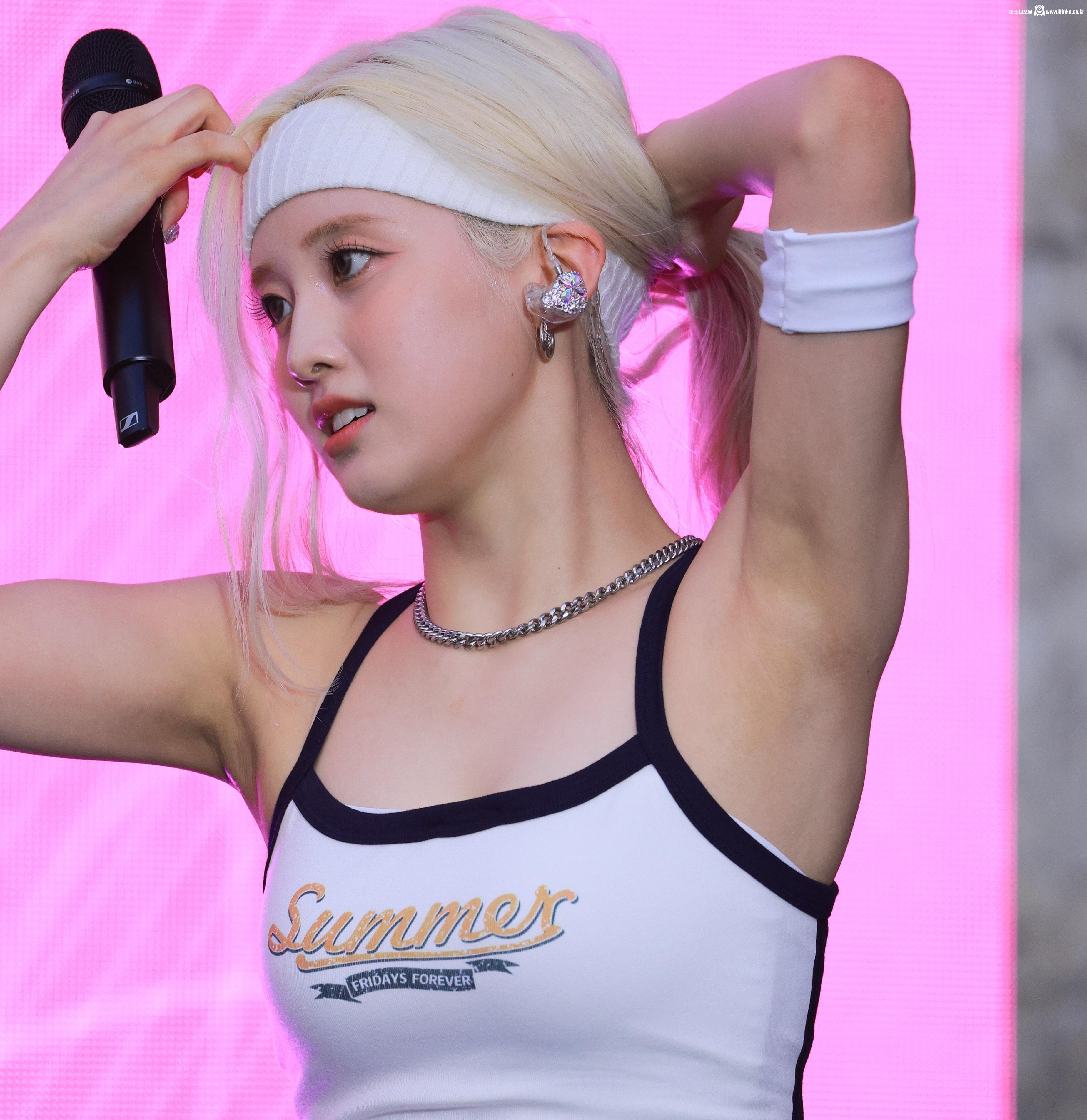 라잇썸 나영 3단 확대 겨드랑이_115872_2.jpg