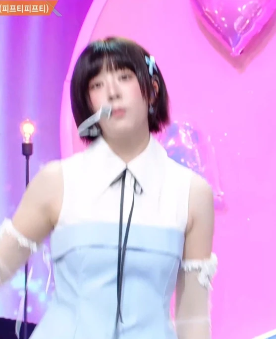 피프티피프티 하나 겨드랑이.gif_115862_3.webp