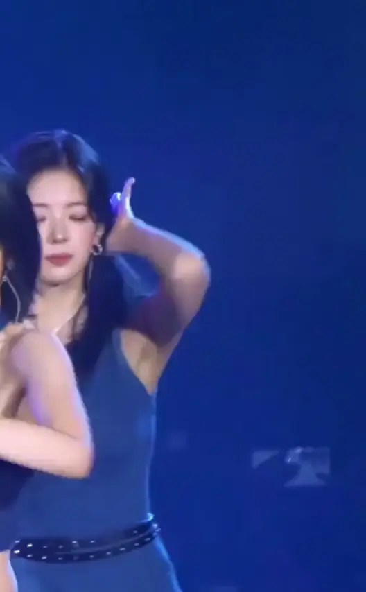 있지 리아 겨드랑이_115920_1.webp