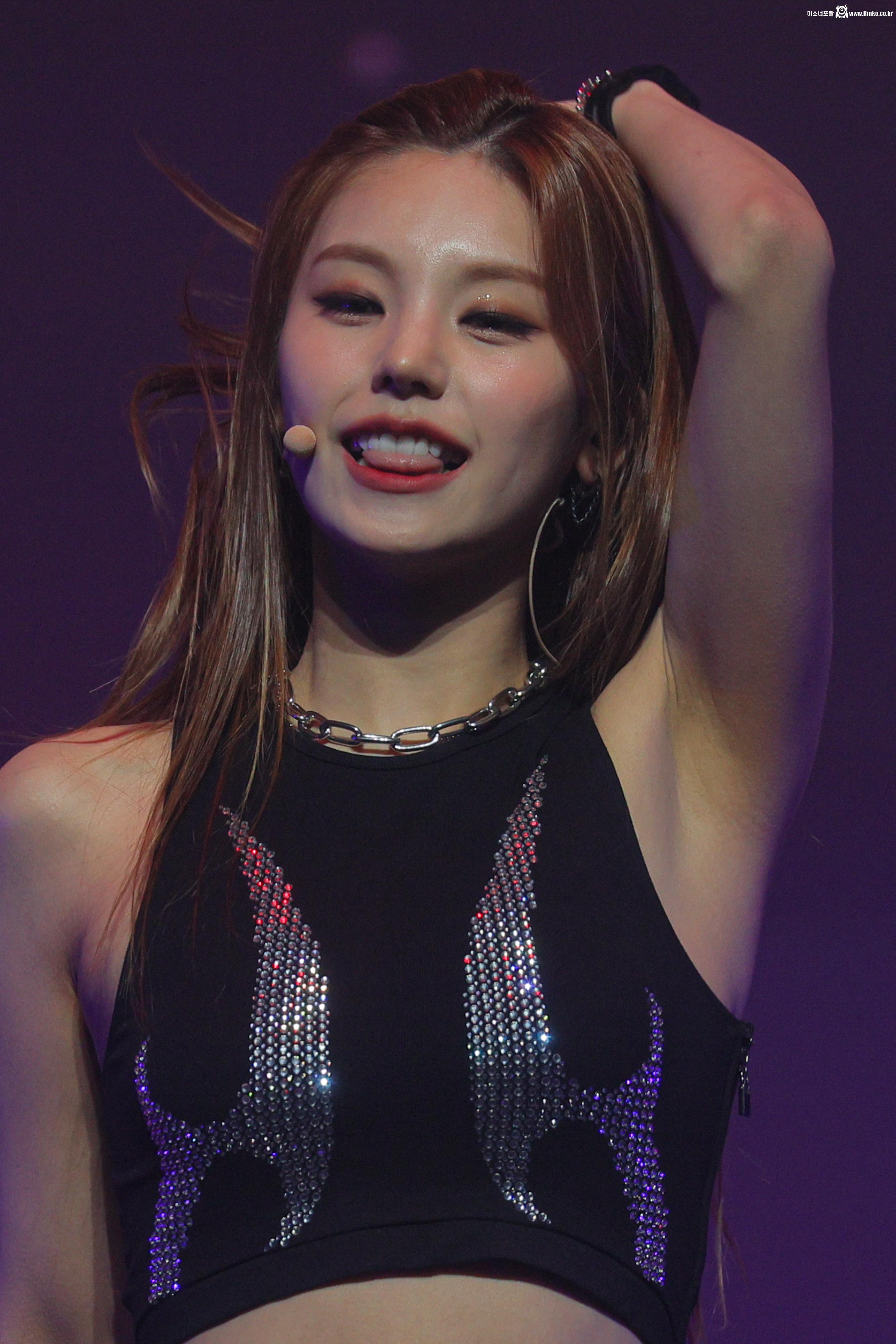 있지 예지 3단 확대 겨드랑이_115980_2.jpg