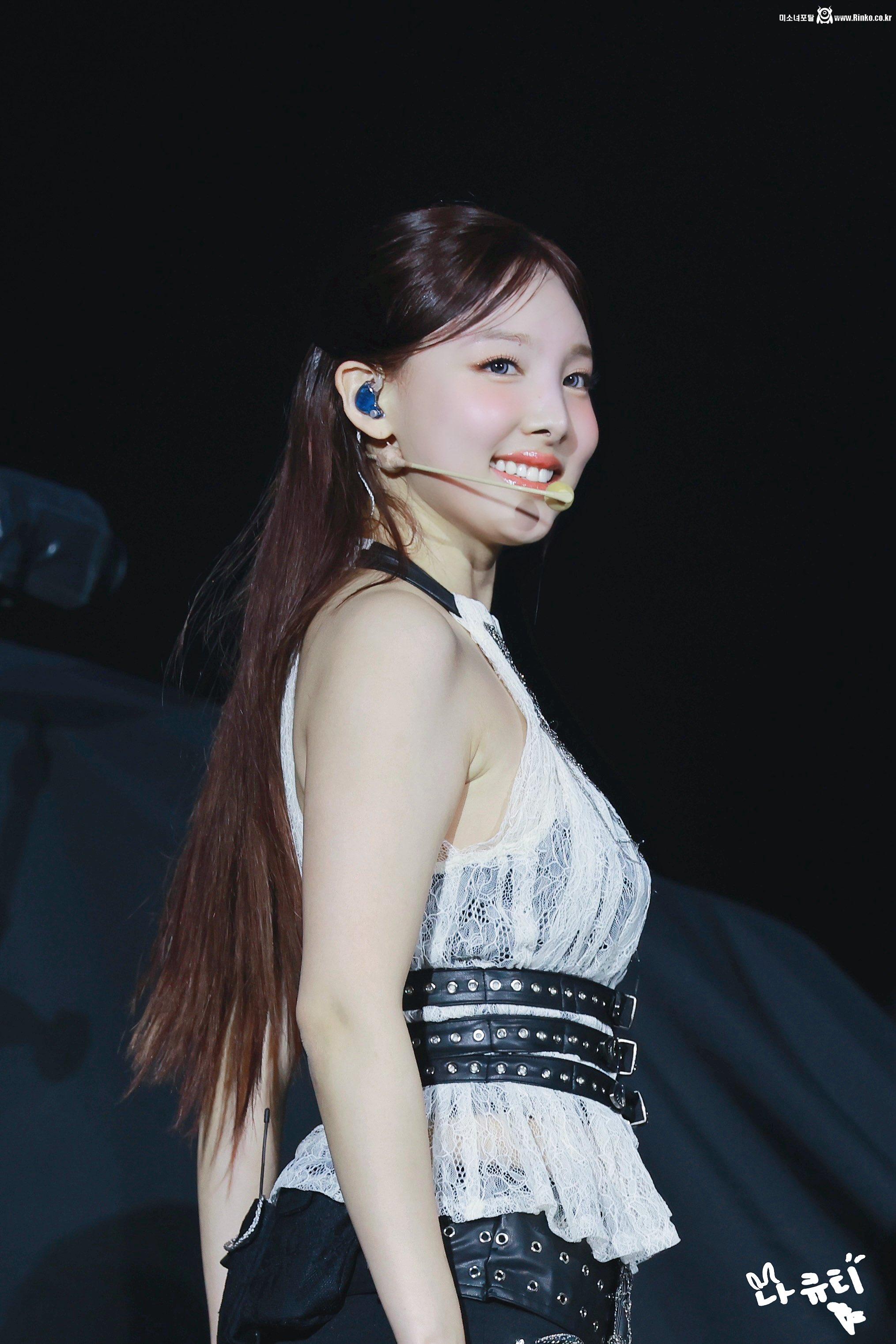 나연 접겨_116051_2.jpg