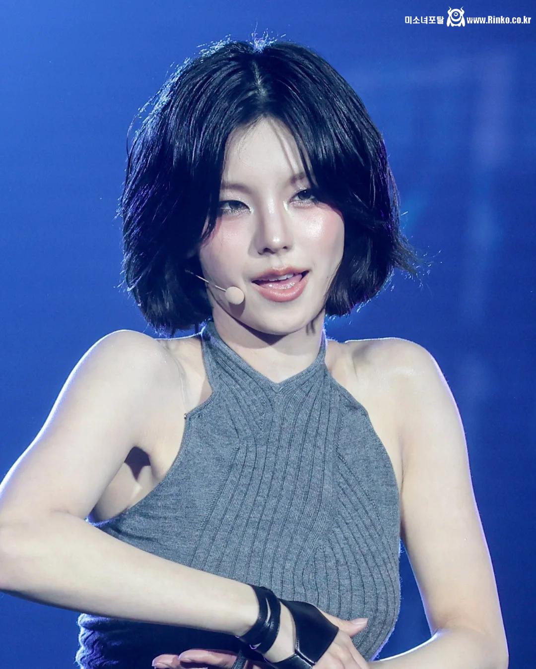 예지 겨신감 넘치는 자세_116036_2.webp.jpg