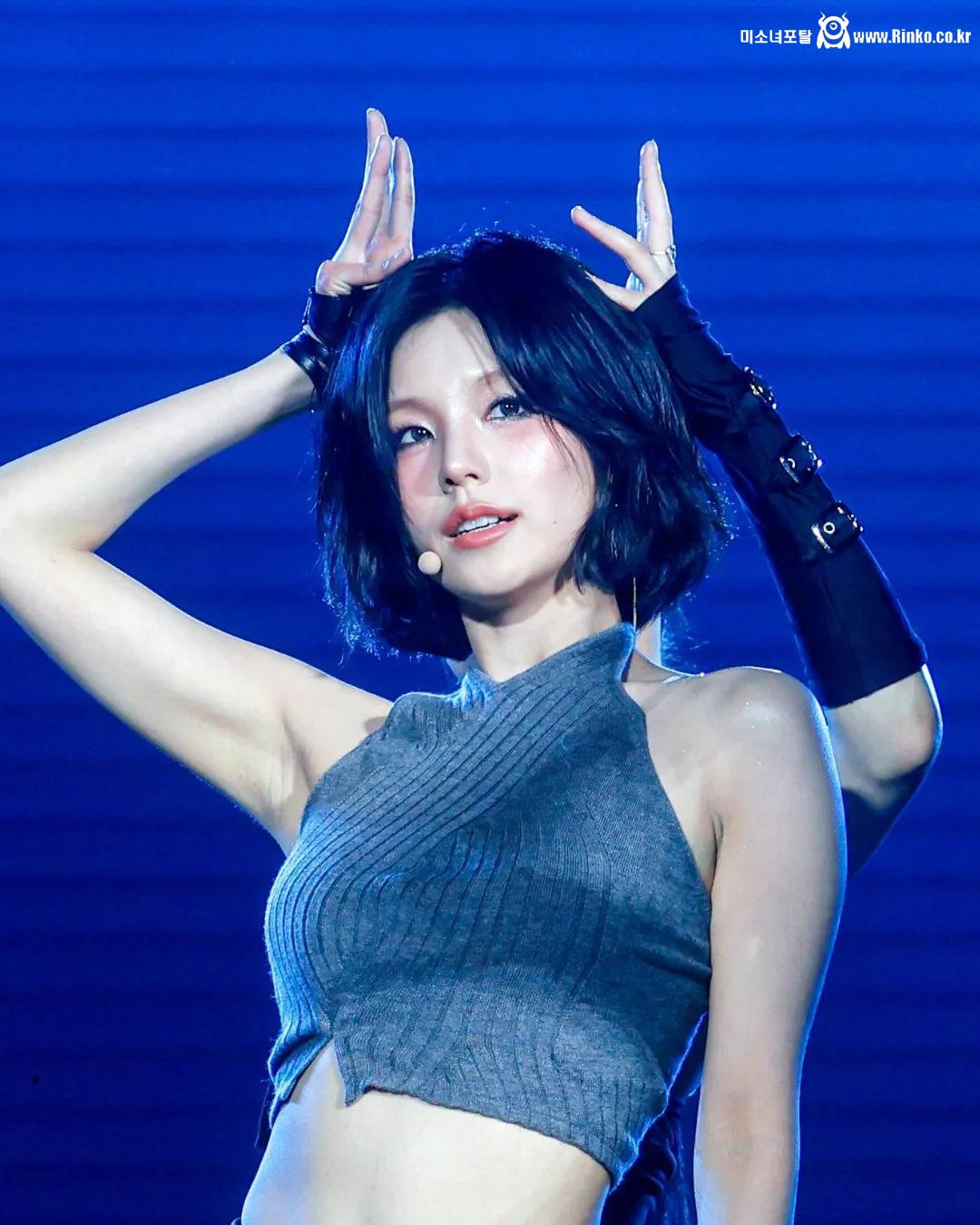 예지 겨신감 넘치는 자세_116036_3.webp.jpg