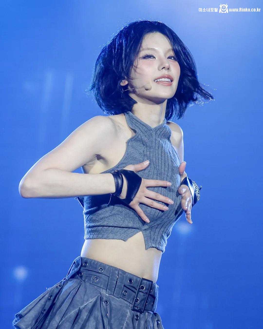 예지 겨신감 넘치는 자세_116036_4.webp.jpg