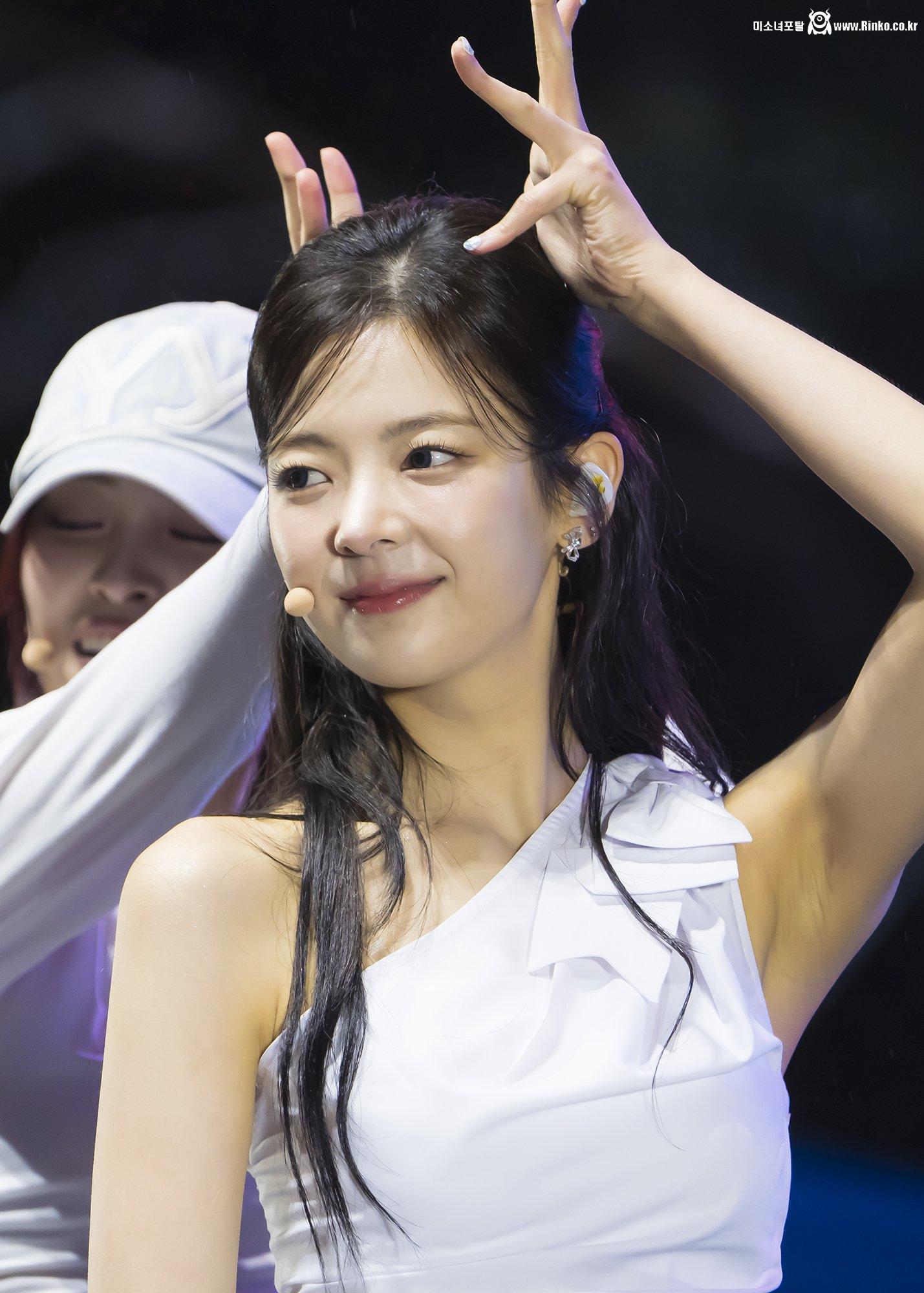 있지 리아 겨드랑이_116175_1.jpg